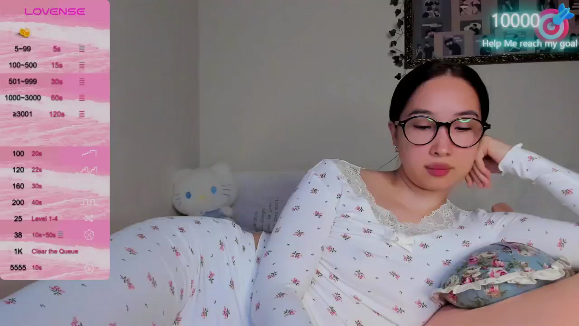 Gallery image thumbnail from FeralBerry66's myfreecams stream on, 10/10/2024, 15:19 image 1 of 20