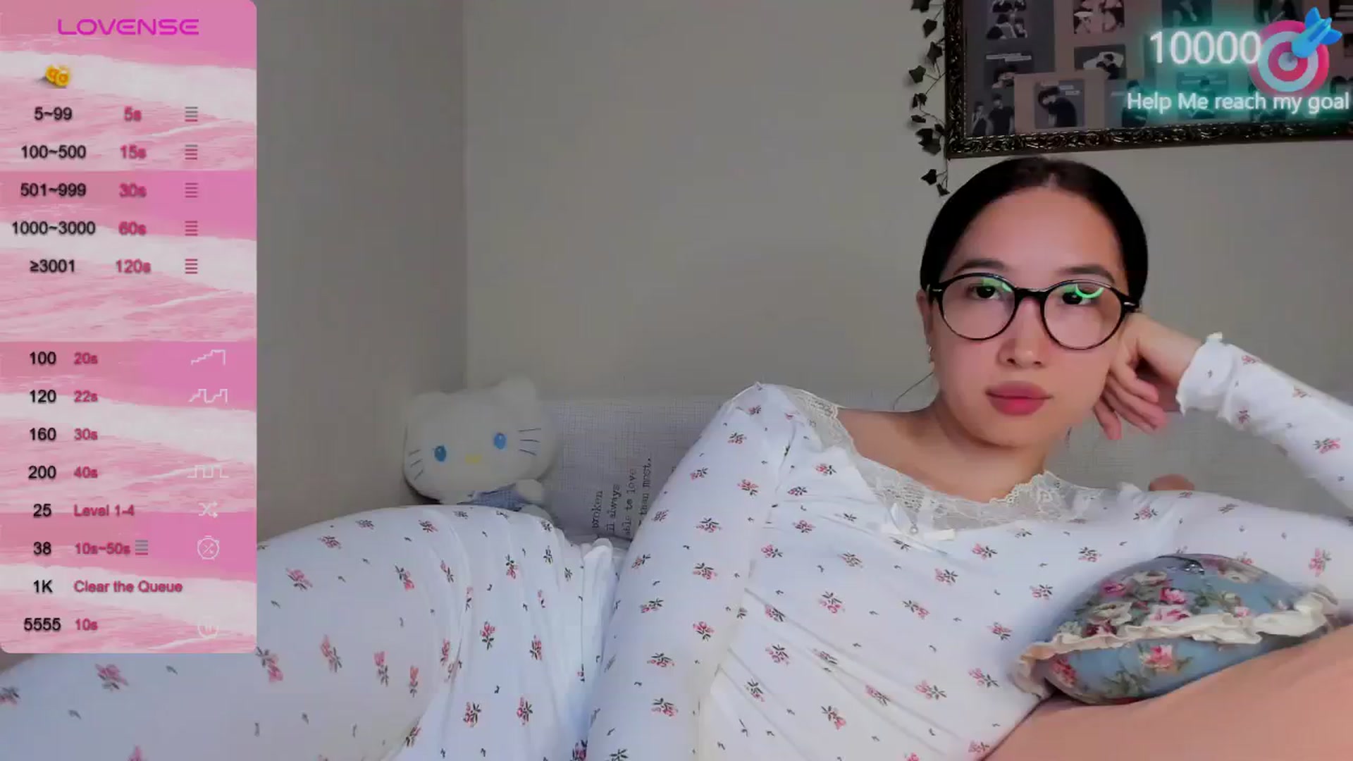 Gallery image thumbnail from FeralBerry66's myfreecams stream on, 10/10/2024, 15:19 image 6 of 20