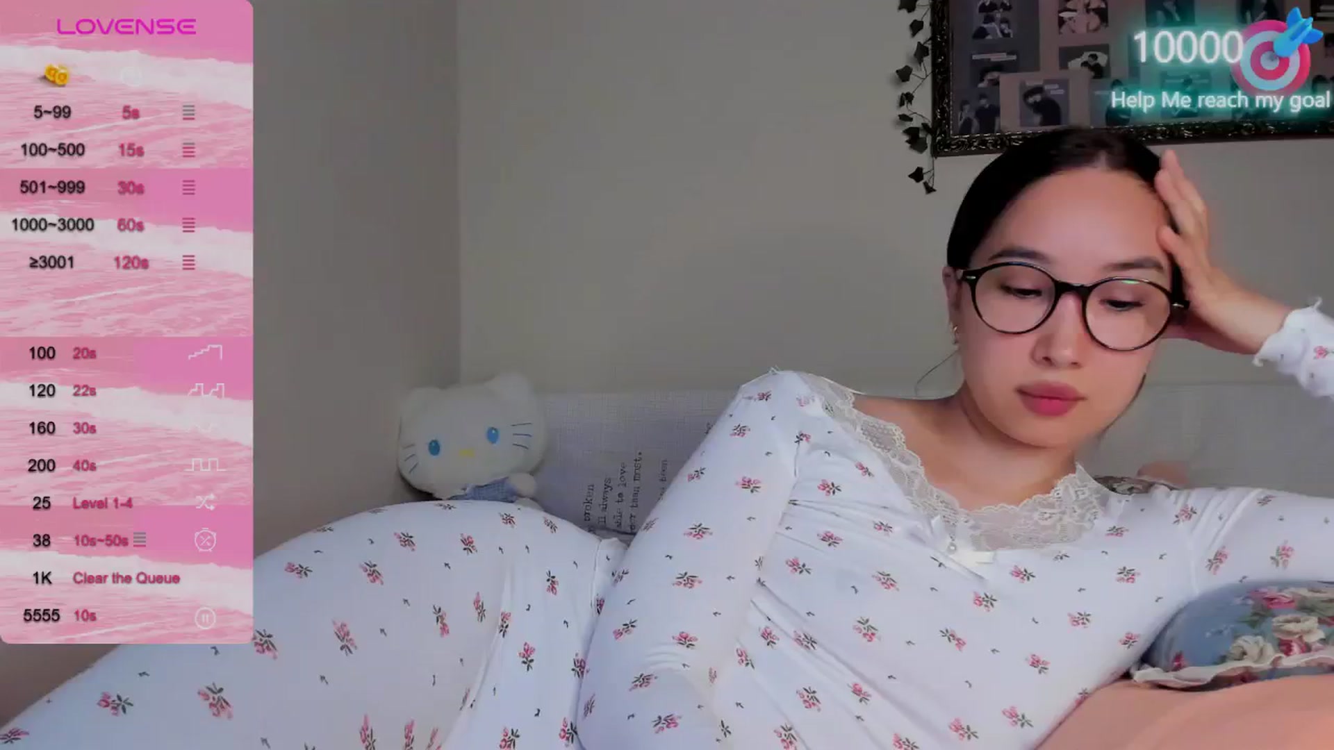 Gallery image thumbnail from FeralBerry66's myfreecams stream on, 10/10/2024, 15:59 image 4 of 20