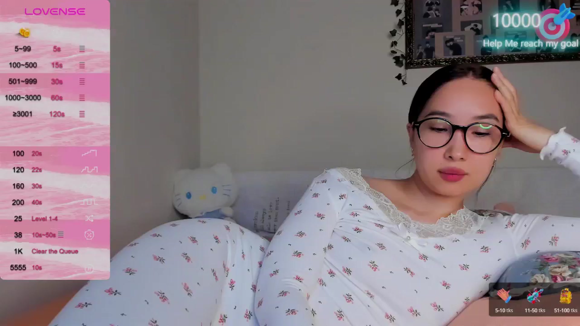 Gallery image thumbnail from FeralBerry66's myfreecams stream on, 10/10/2024, 15:59 image 12 of 20