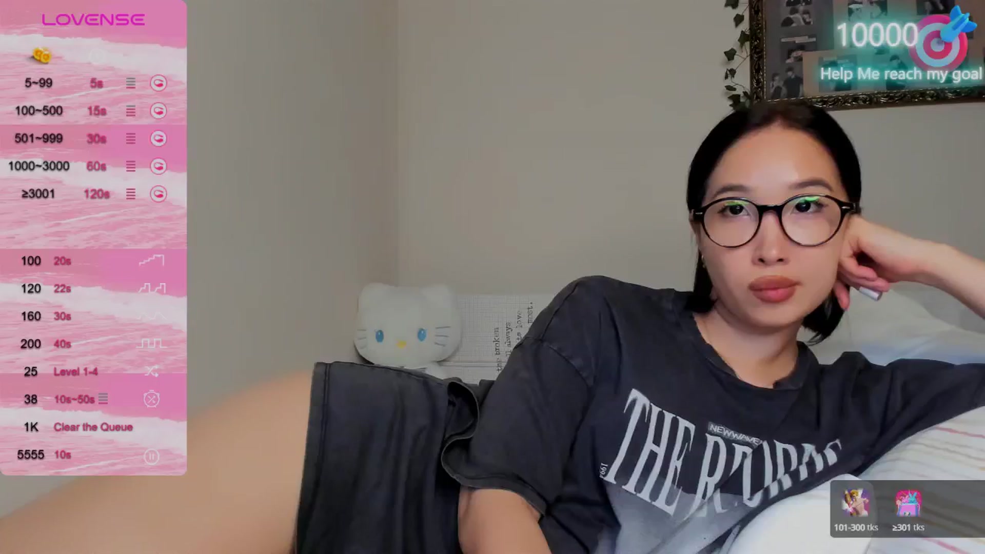 Gallery image thumbnail from FeralBerry66's myfreecams stream on, 10/14/2024, 17:08 image 7 of 20