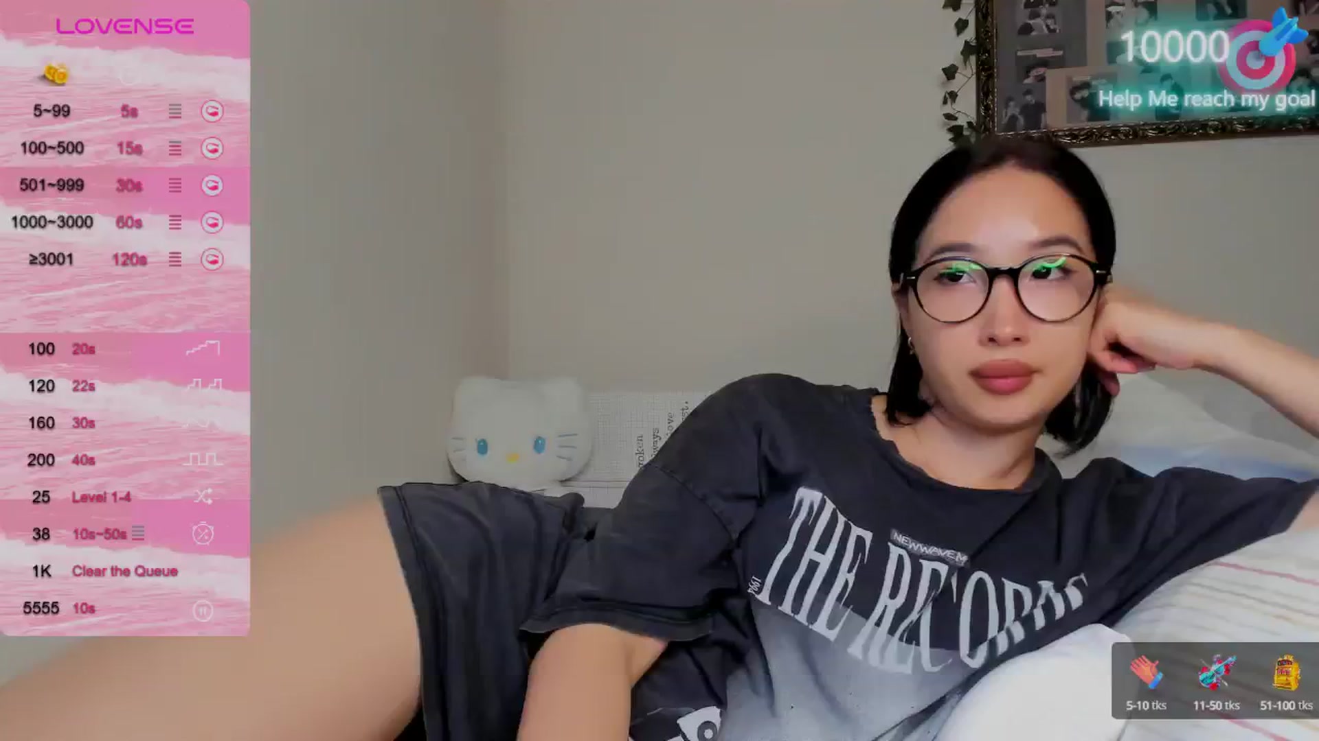 Gallery image thumbnail from FeralBerry66's myfreecams stream on, 10/14/2024, 17:08 image 3 of 20
