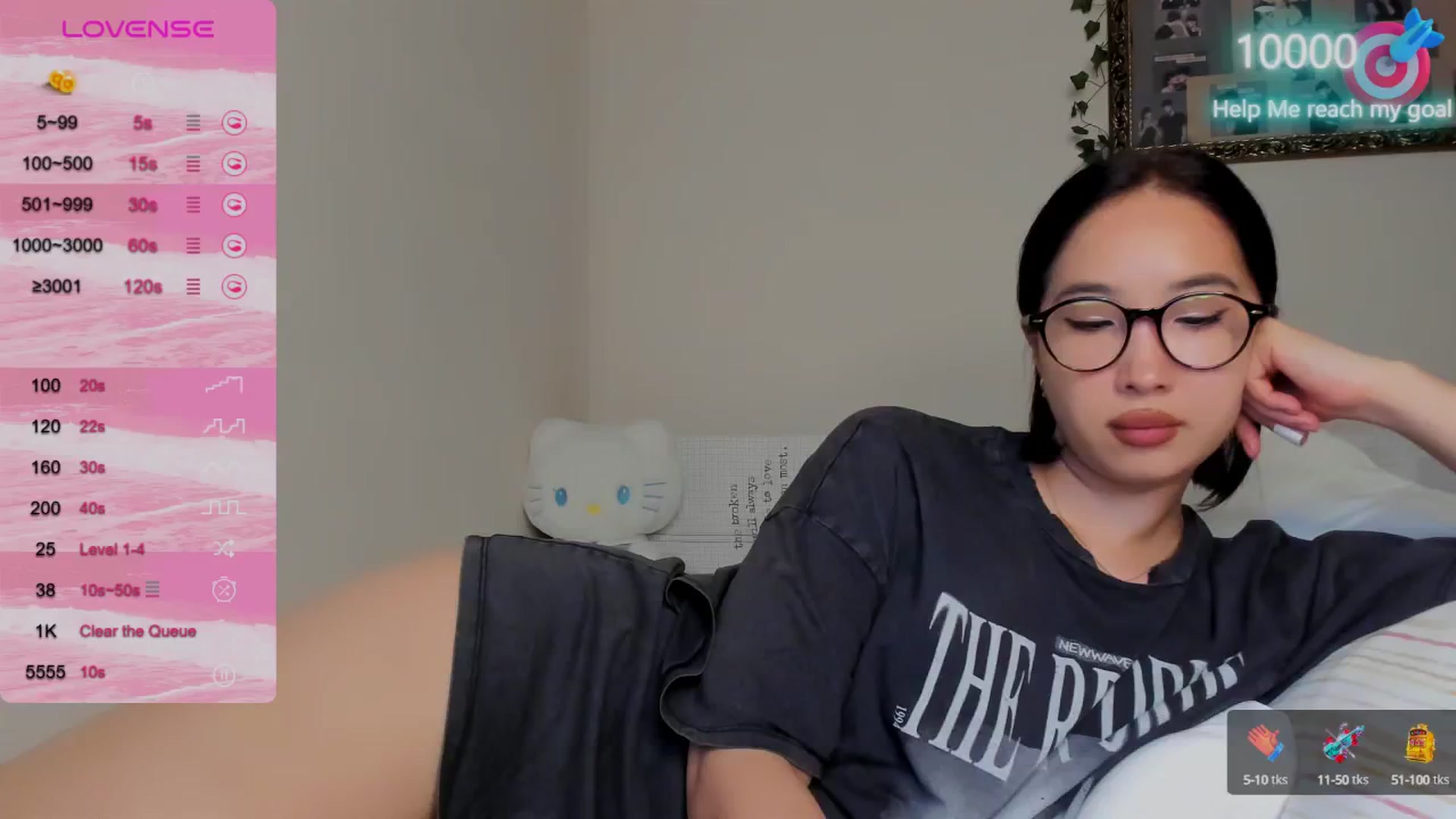Gallery image thumbnail from FeralBerry66's myfreecams stream on, 10/14/2024, 17:08 image 8 of 20