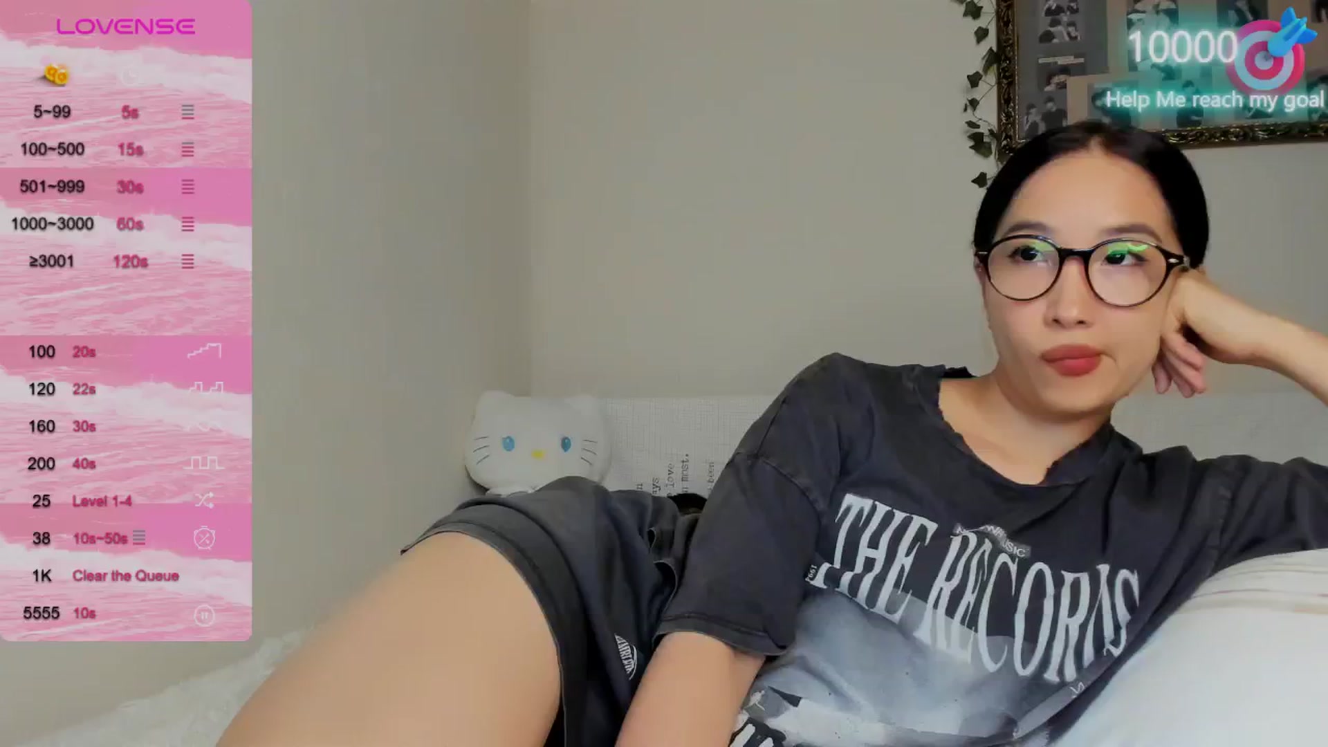 Gallery image thumbnail from FeralBerry66's myfreecams stream on, 10/17/2024, 15:56 image 18 of 20