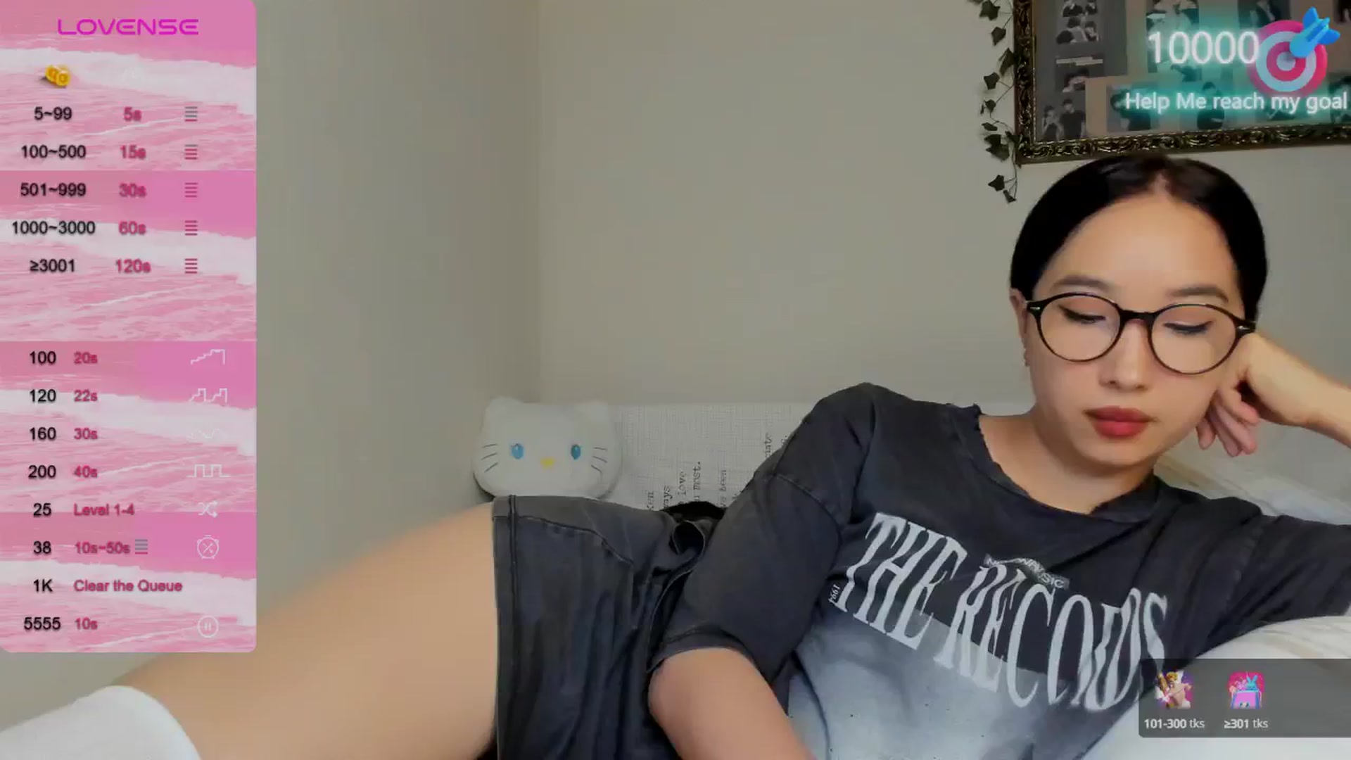 Gallery image thumbnail from FeralBerry66's myfreecams stream on, 10/17/2024, 15:56 image 12 of 20