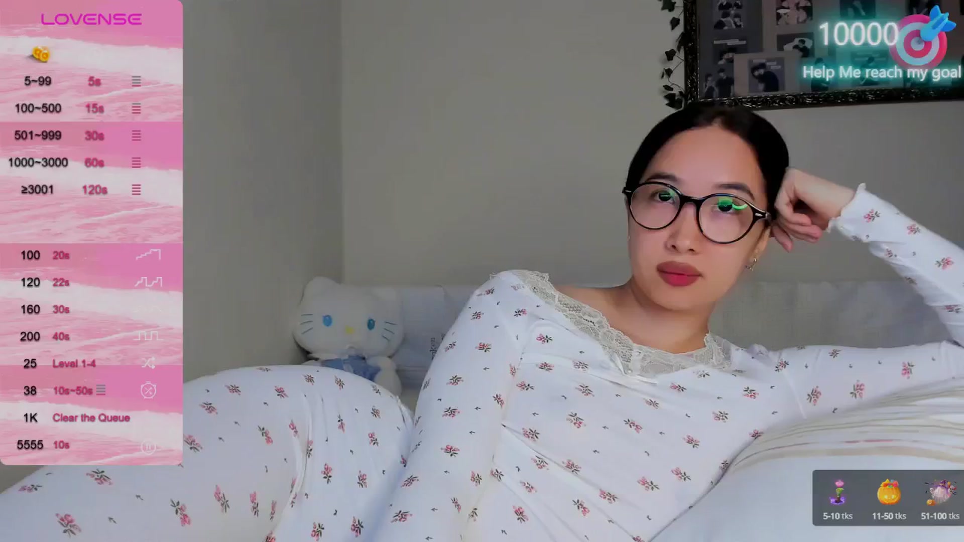 Gallery image thumbnail from FeralBerry66's myfreecams stream on, 10/20/2024, 16:26 image 8 of 20