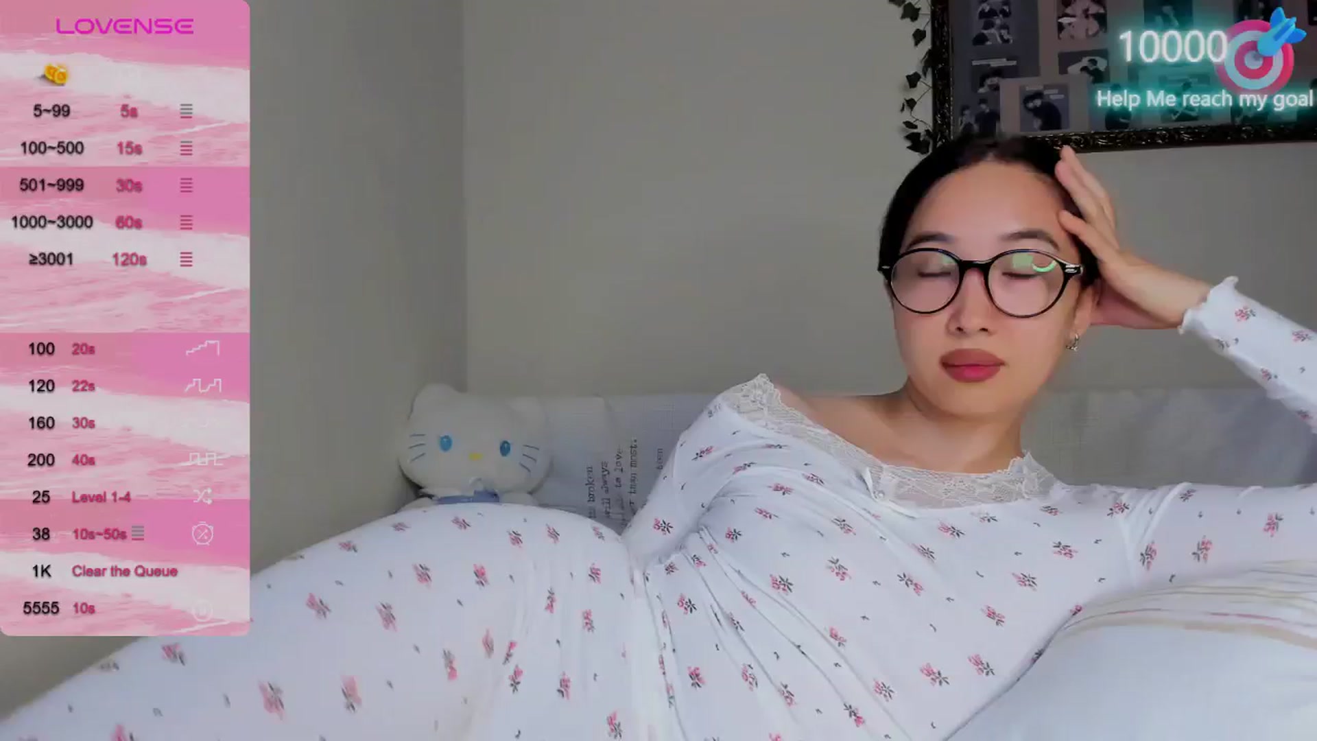 Gallery image thumbnail from FeralBerry66's myfreecams stream on, 10/20/2024, 17:56 image 3 of 20