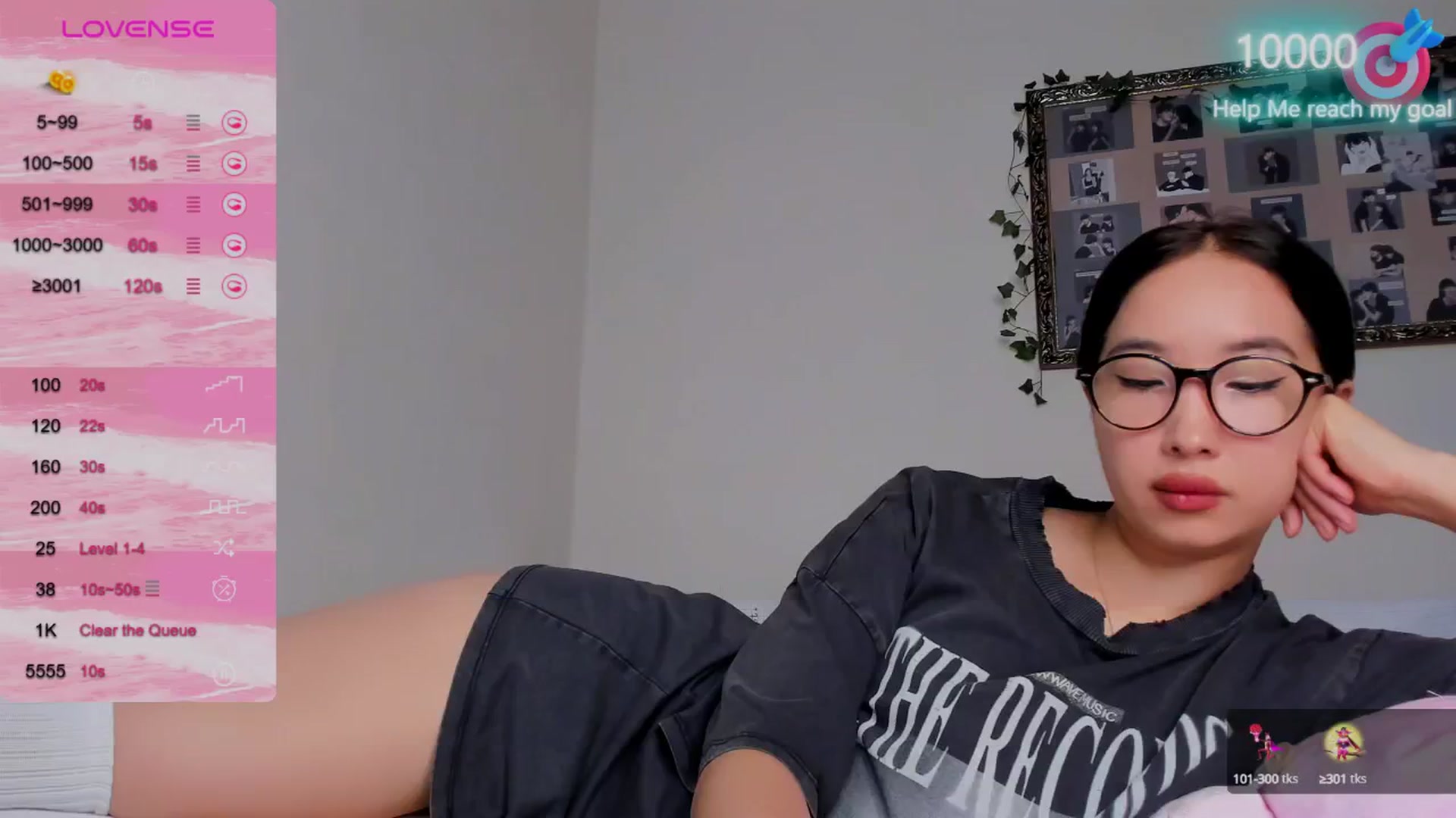 Gallery image thumbnail from FeralBerry66's myfreecams stream on, 10/22/2024, 06:18 image 10 of 20