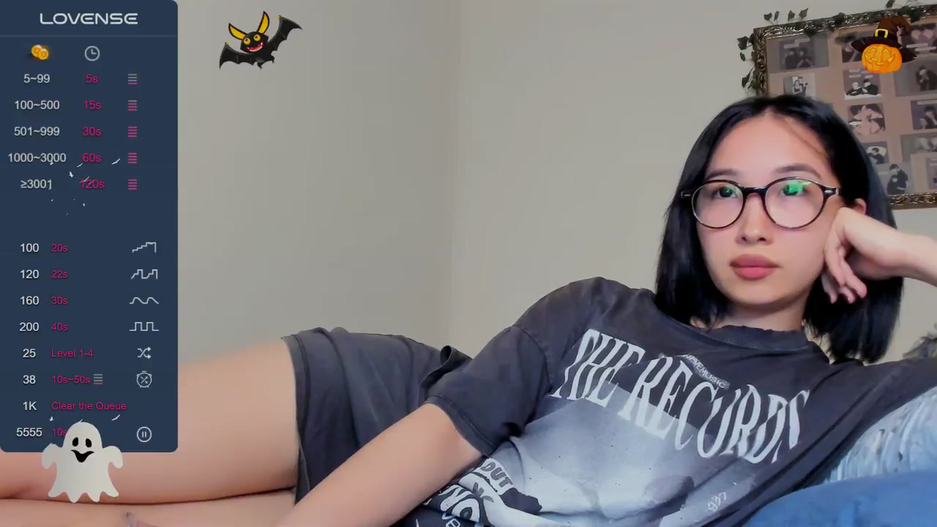 Gallery image thumbnail from FeralBerry66's myfreecams stream on, 10/30/2024, 17:56 image 15 of 20
