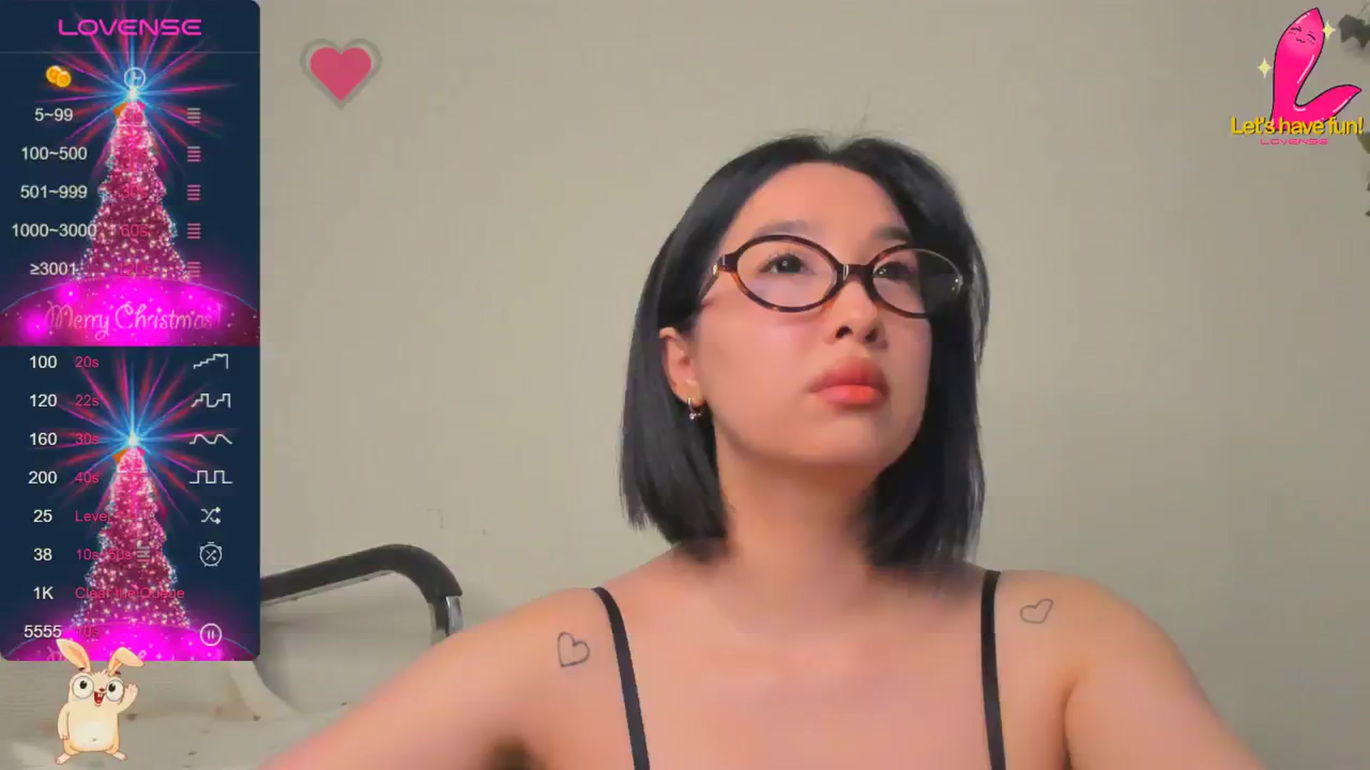 Gallery image thumbnail from FeralBerry66's myfreecams stream on, 12/18/2024, 06:02 image 9 of 20