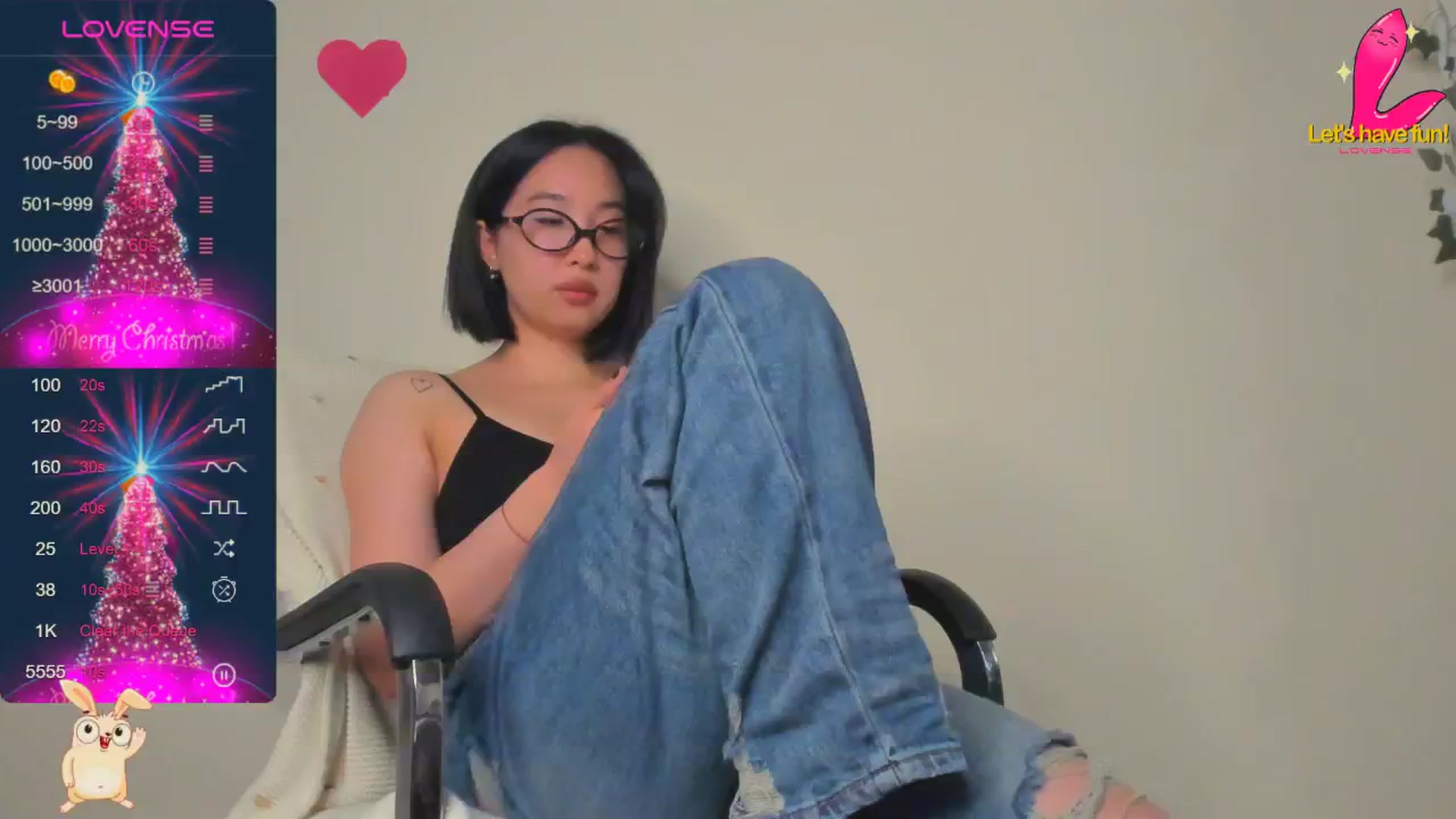 Gallery image thumbnail from FeralBerry66's myfreecams stream on, 12/18/2024, 06:02 image 5 of 20
