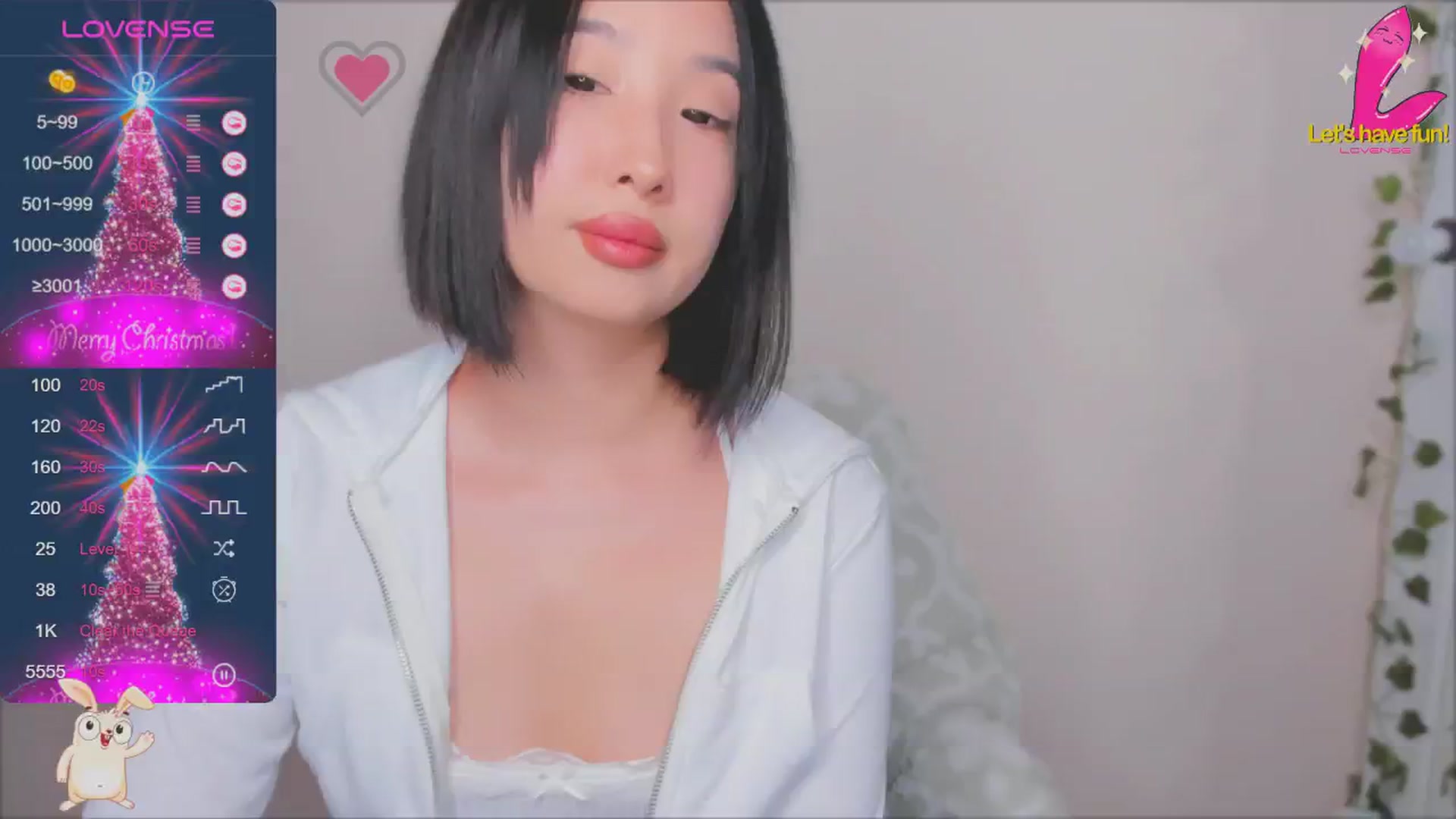 Gallery image thumbnail from FeralBerry66's myfreecams stream on, 12/19/2024, 06:20 image 17 of 20