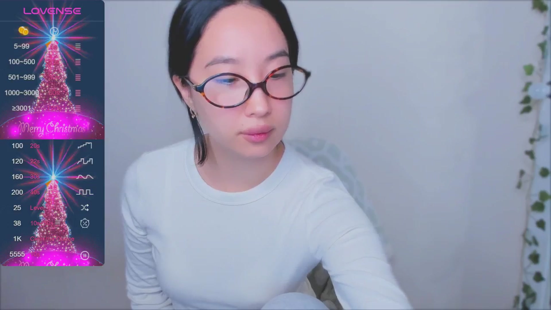 Gallery image thumbnail from FeralBerry66's myfreecams stream on, 12/19/2024, 17:09 image 10 of 20
