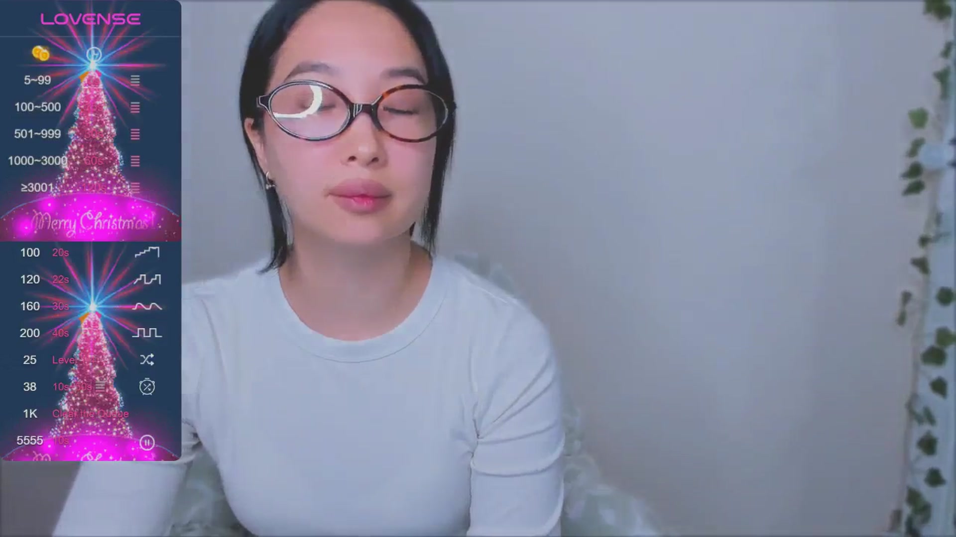 Gallery image thumbnail from FeralBerry66's myfreecams stream on, 12/19/2024, 17:09 image 17 of 20