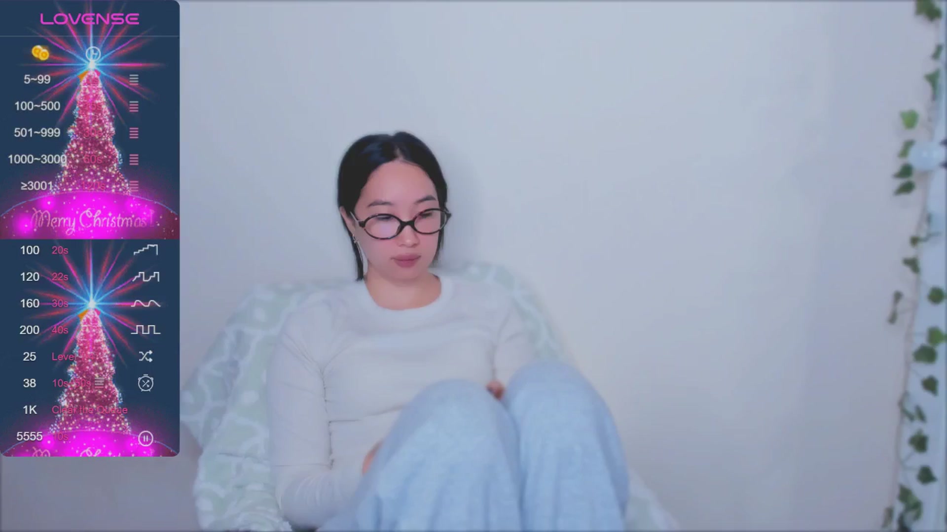 Gallery image thumbnail from FeralBerry66's myfreecams stream on, 12/19/2024, 17:09 image 8 of 20