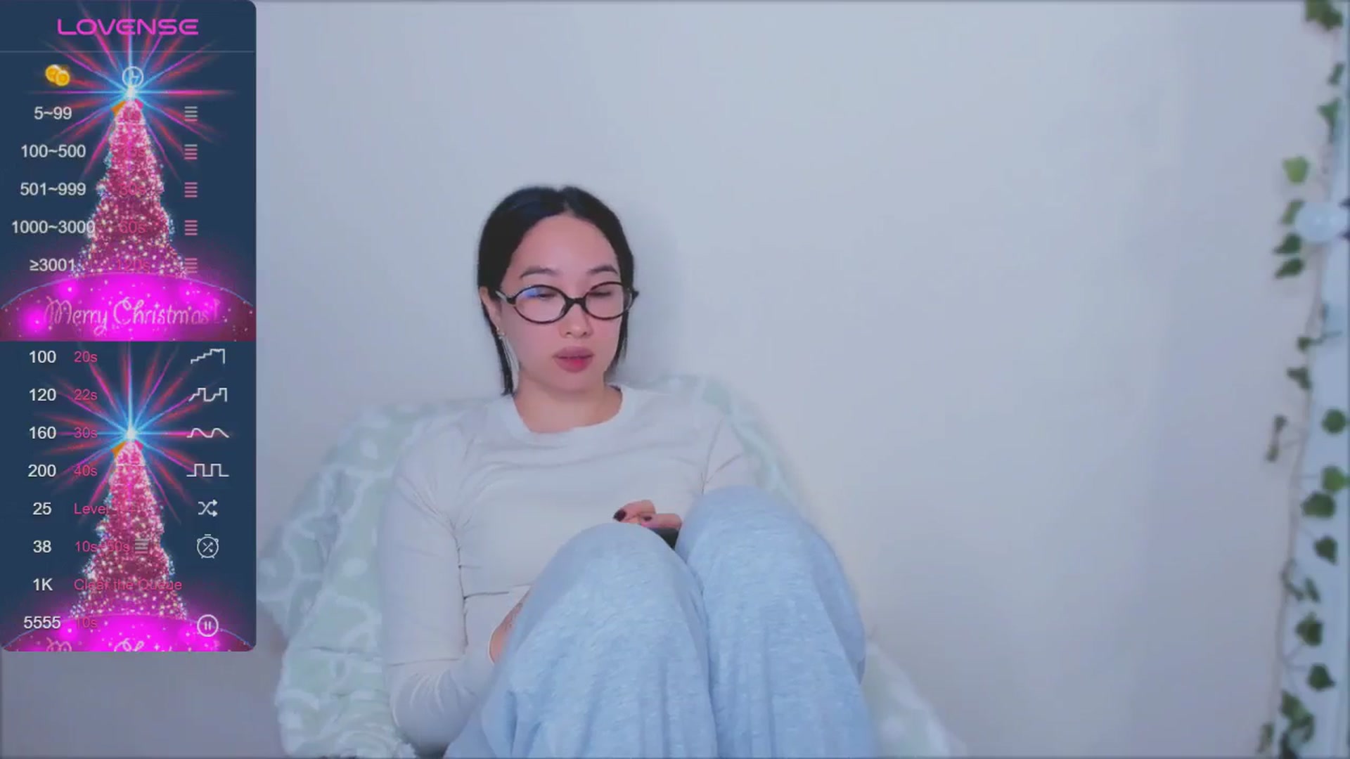 Gallery image thumbnail from FeralBerry66's myfreecams stream on, 12/19/2024, 17:09 image 2 of 20
