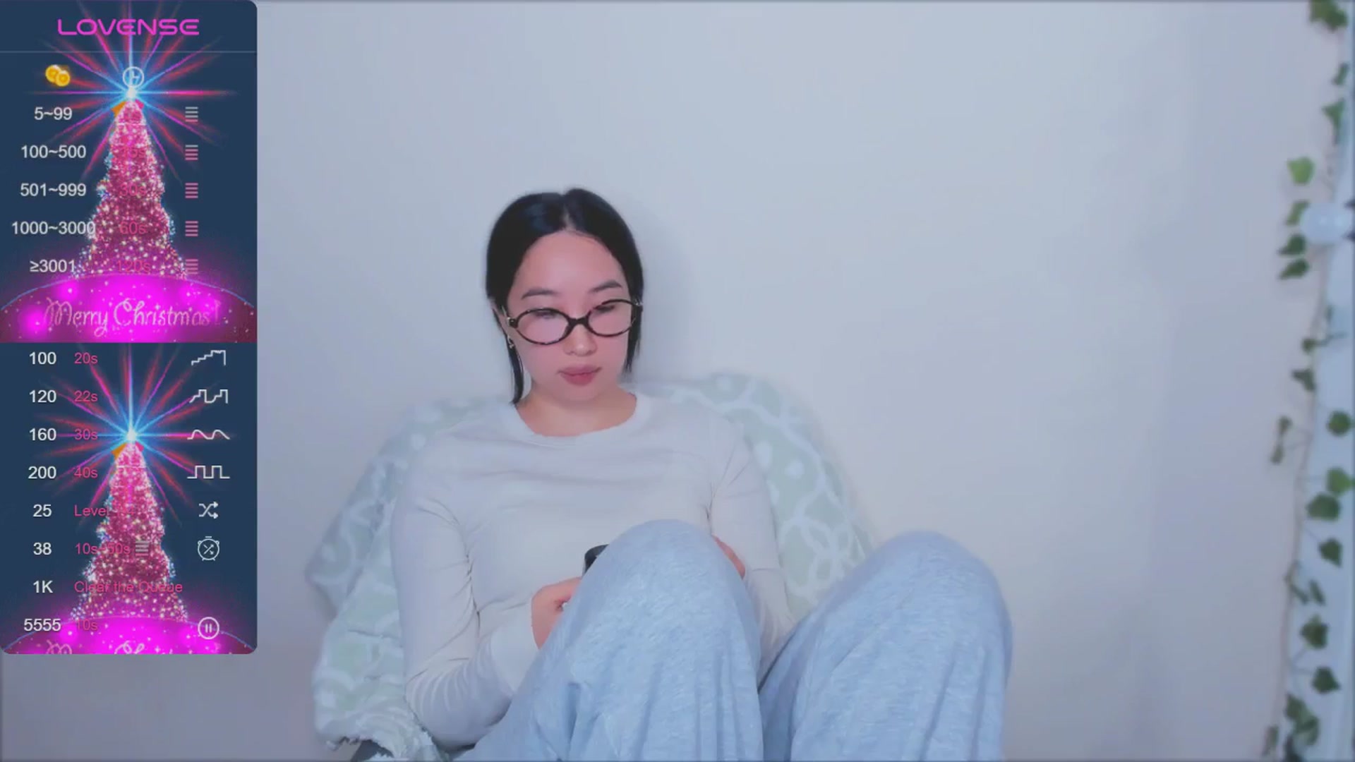 Gallery image thumbnail from FeralBerry66's myfreecams stream on, 12/19/2024, 17:09 image 9 of 20