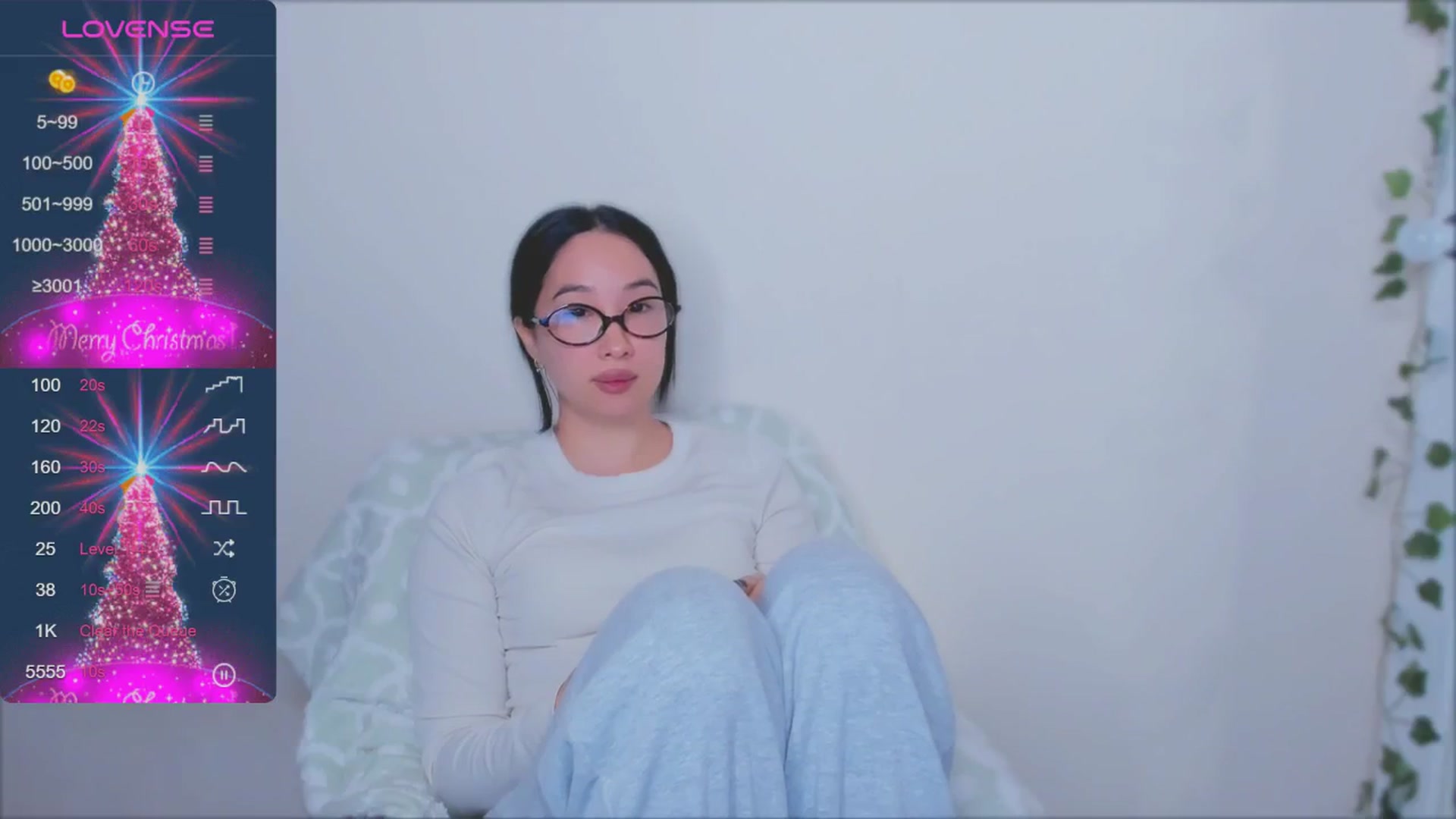 Gallery image thumbnail from FeralBerry66's myfreecams stream on, 12/19/2024, 17:09 image 5 of 20