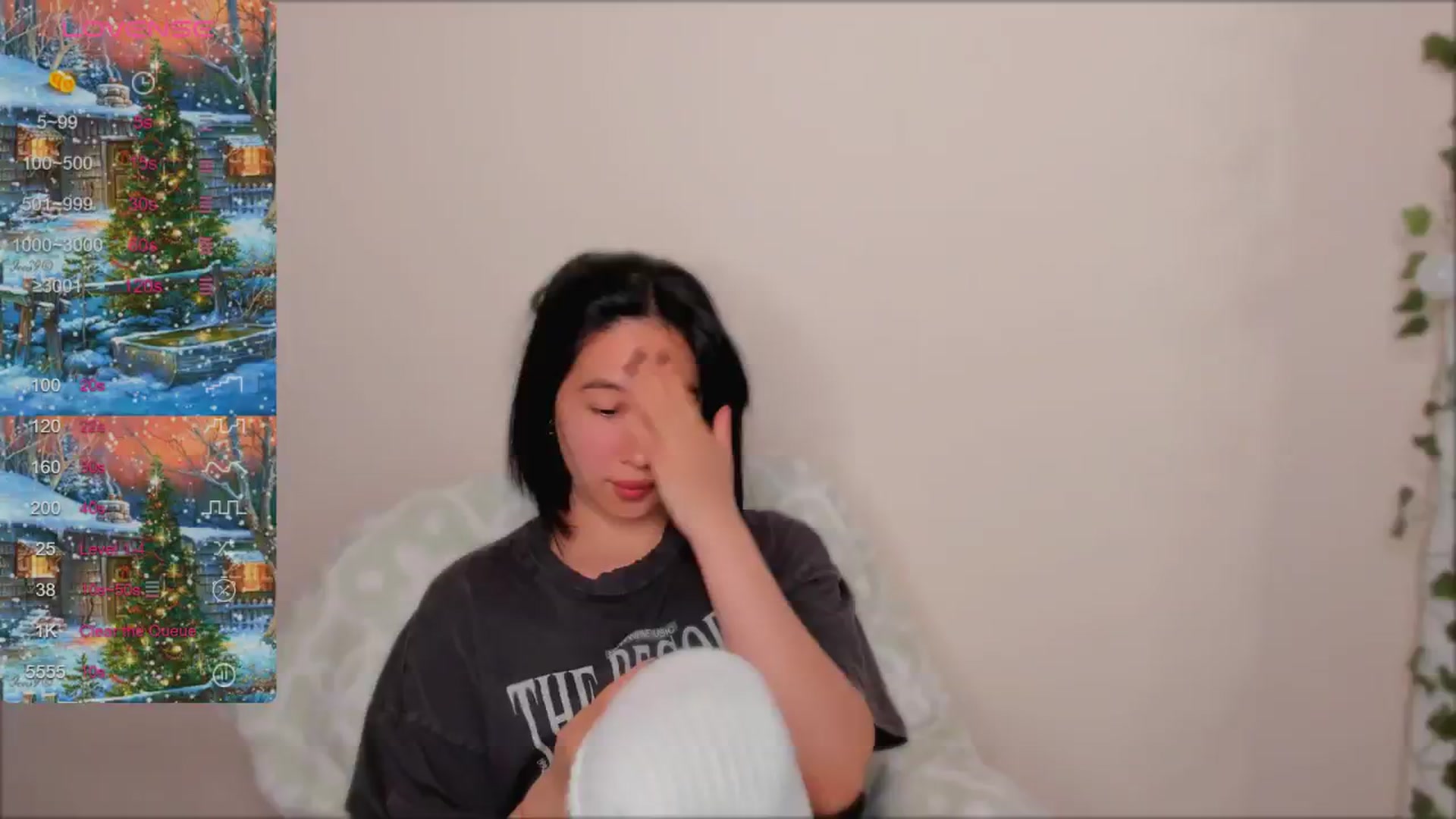 Gallery image thumbnail from FeralBerry66's myfreecams stream on, 12/20/2024, 16:21 image 15 of 20