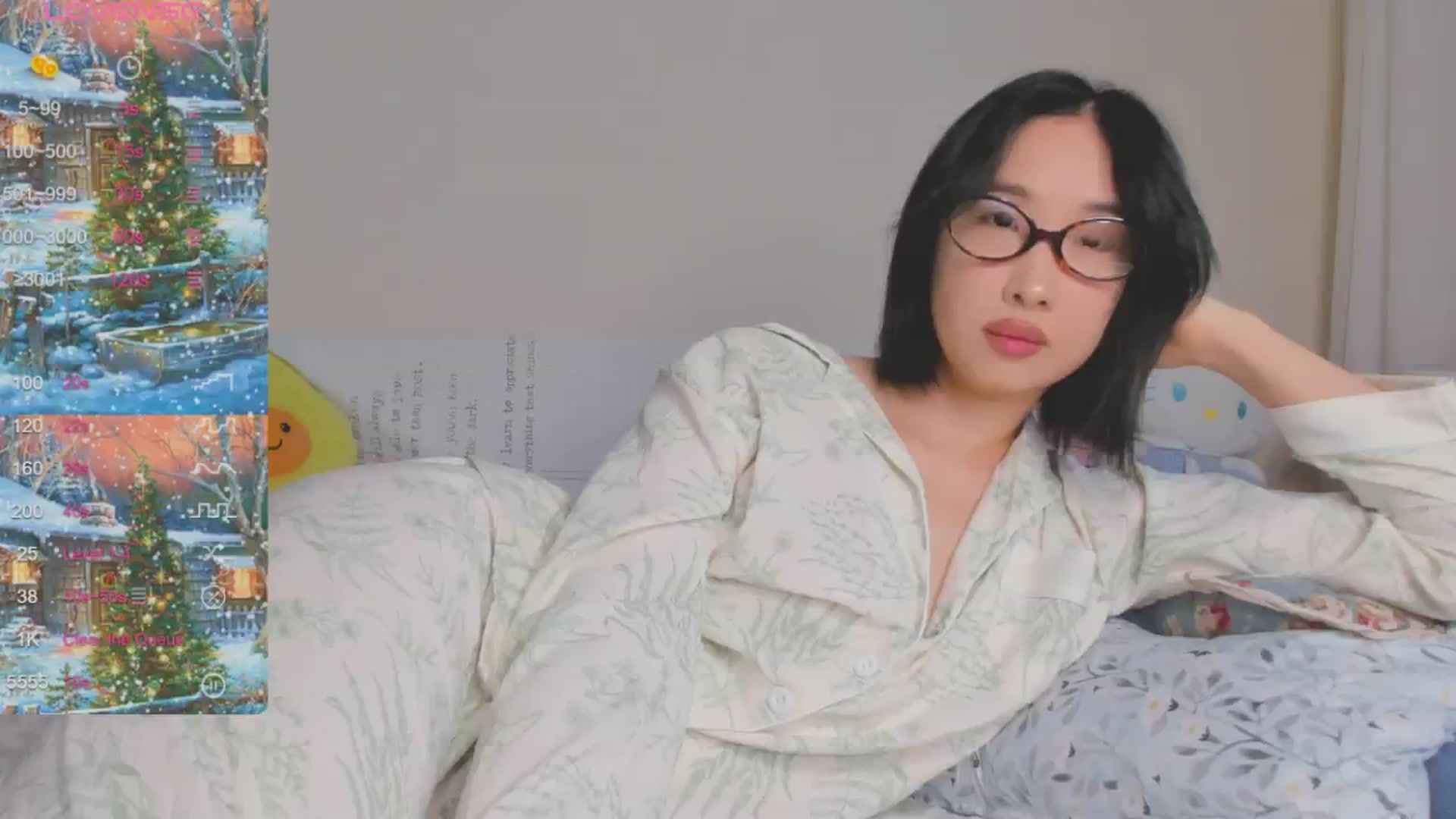 Gallery image thumbnail from FeralBerry66's myfreecams stream on, 12/23/2024, 05:58 image 12 of 20