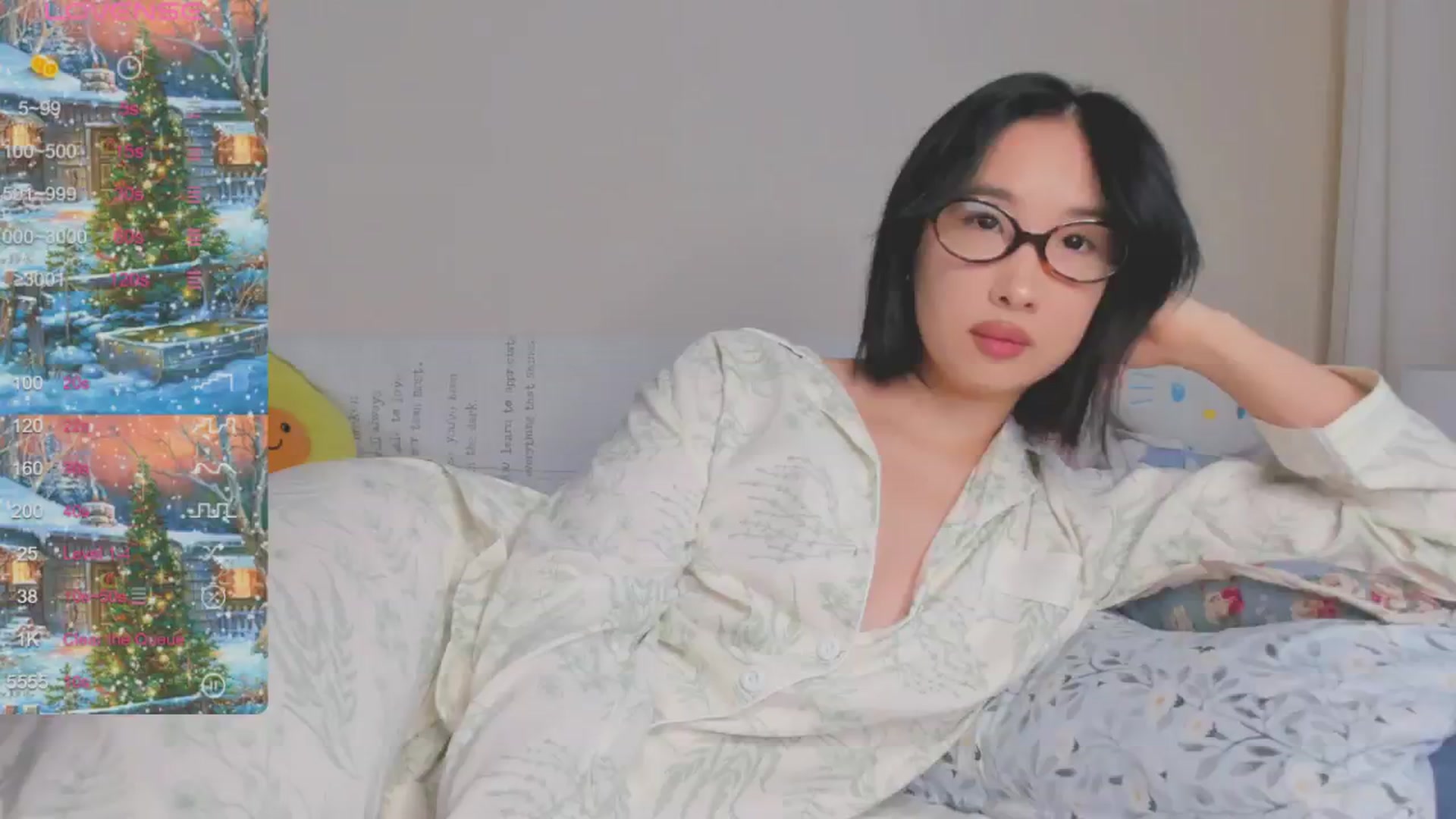 Gallery image thumbnail from FeralBerry66's myfreecams stream on, 12/23/2024, 05:58 image 3 of 20