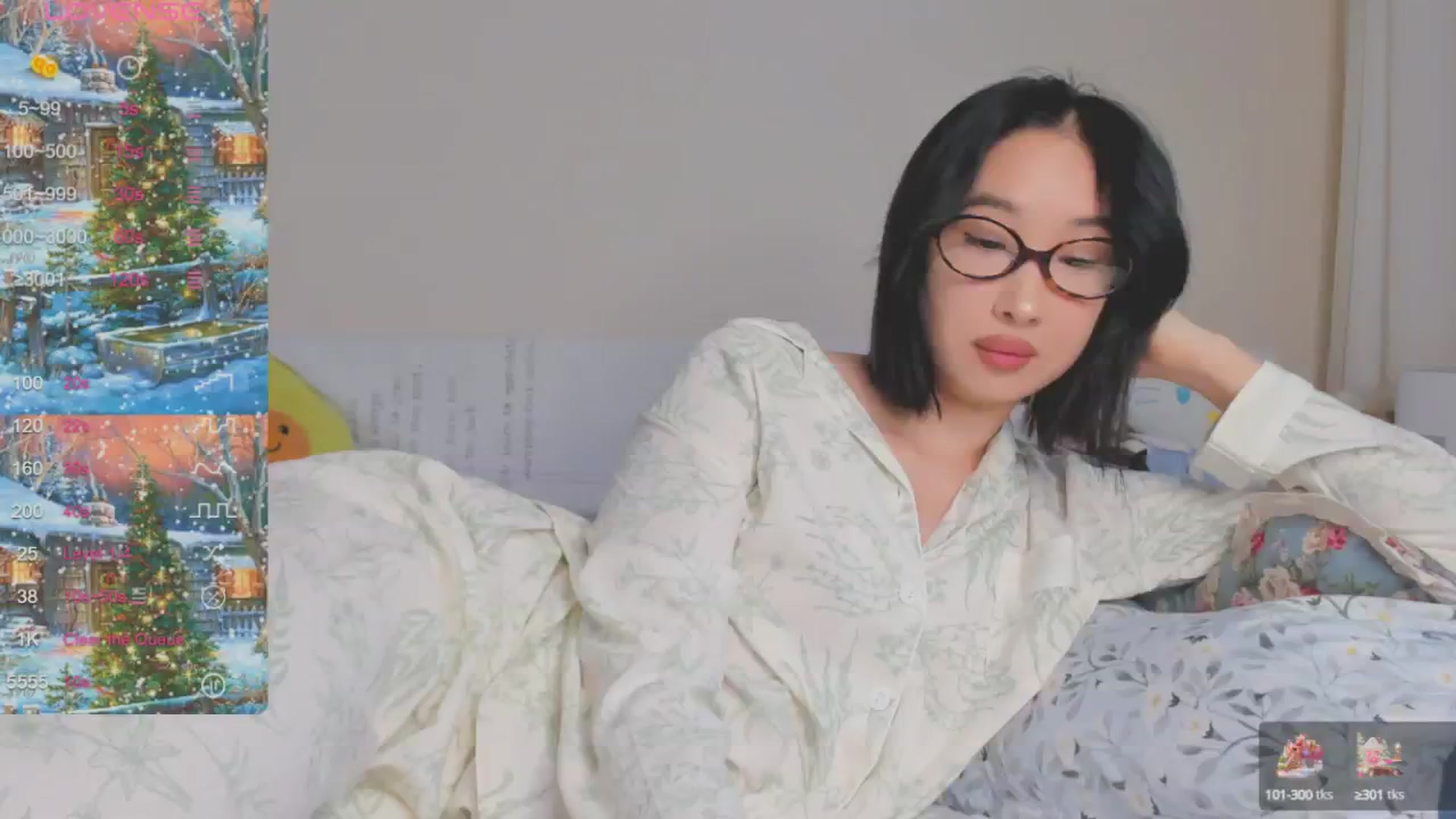 Gallery image thumbnail from FeralBerry66's myfreecams stream on, 12/23/2024, 06:59 image 10 of 20