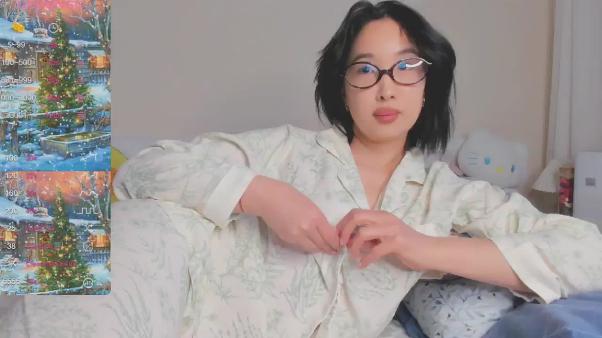 Gallery image thumbnail from FeralBerry66's myfreecams stream on, 12/23/2024, 07:22 image 16 of 20