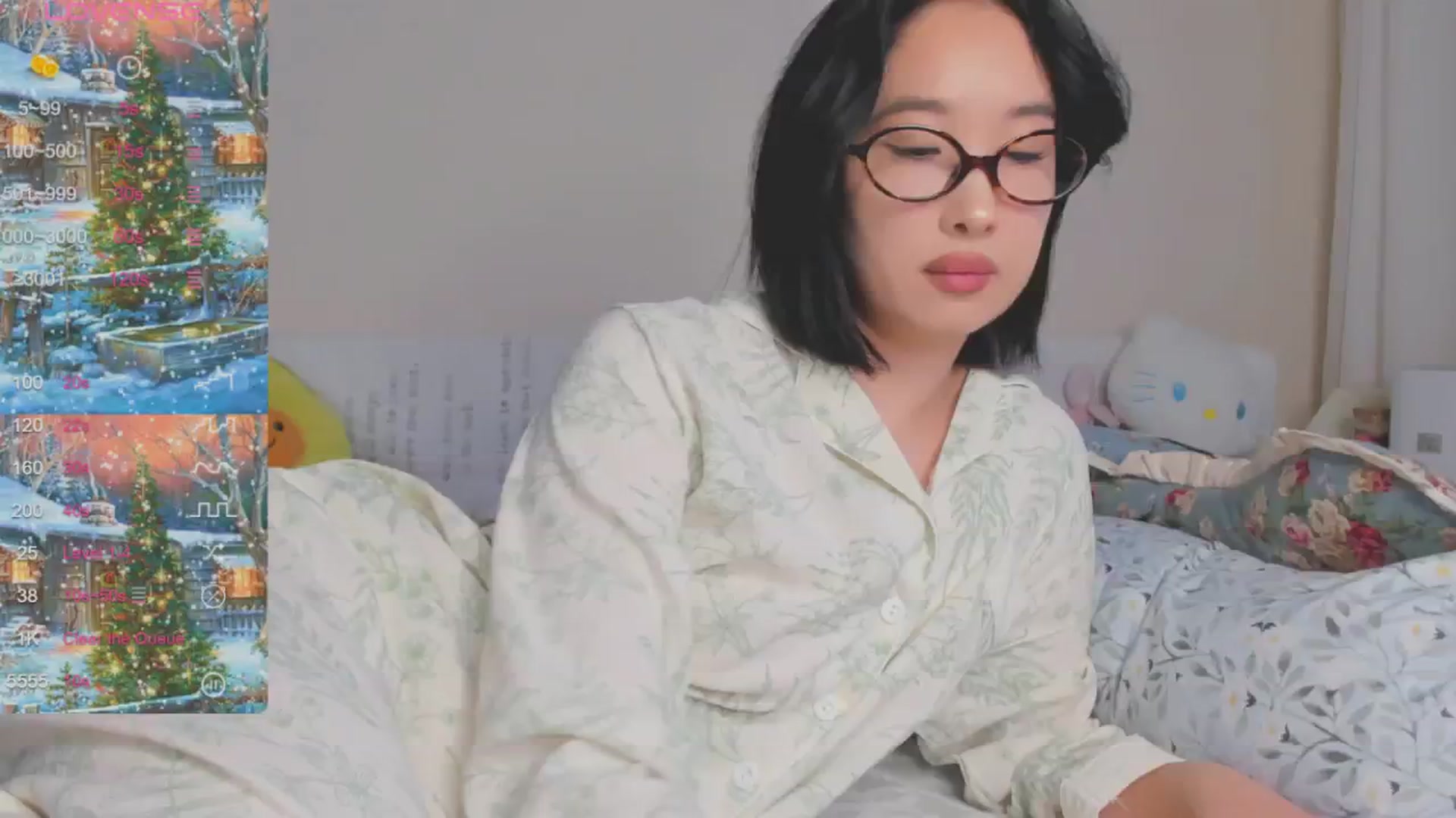 Gallery image thumbnail from FeralBerry66's myfreecams stream on, 12/23/2024, 07:22 image 4 of 20