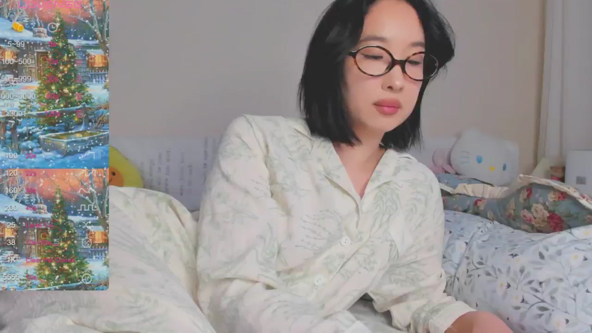 Gallery image thumbnail from FeralBerry66's myfreecams stream on, 12/23/2024, 07:22 image 3 of 20