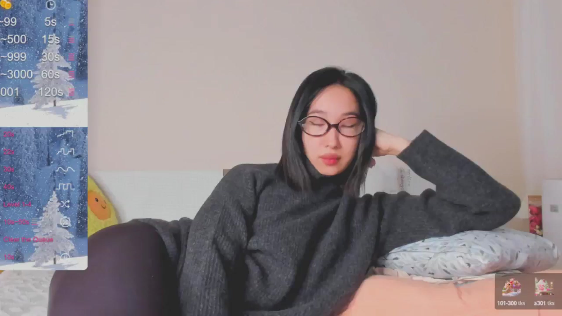 Gallery image thumbnail from FeralBerry66's myfreecams stream on, 01/04/2025, 16:44 image 1 of 20