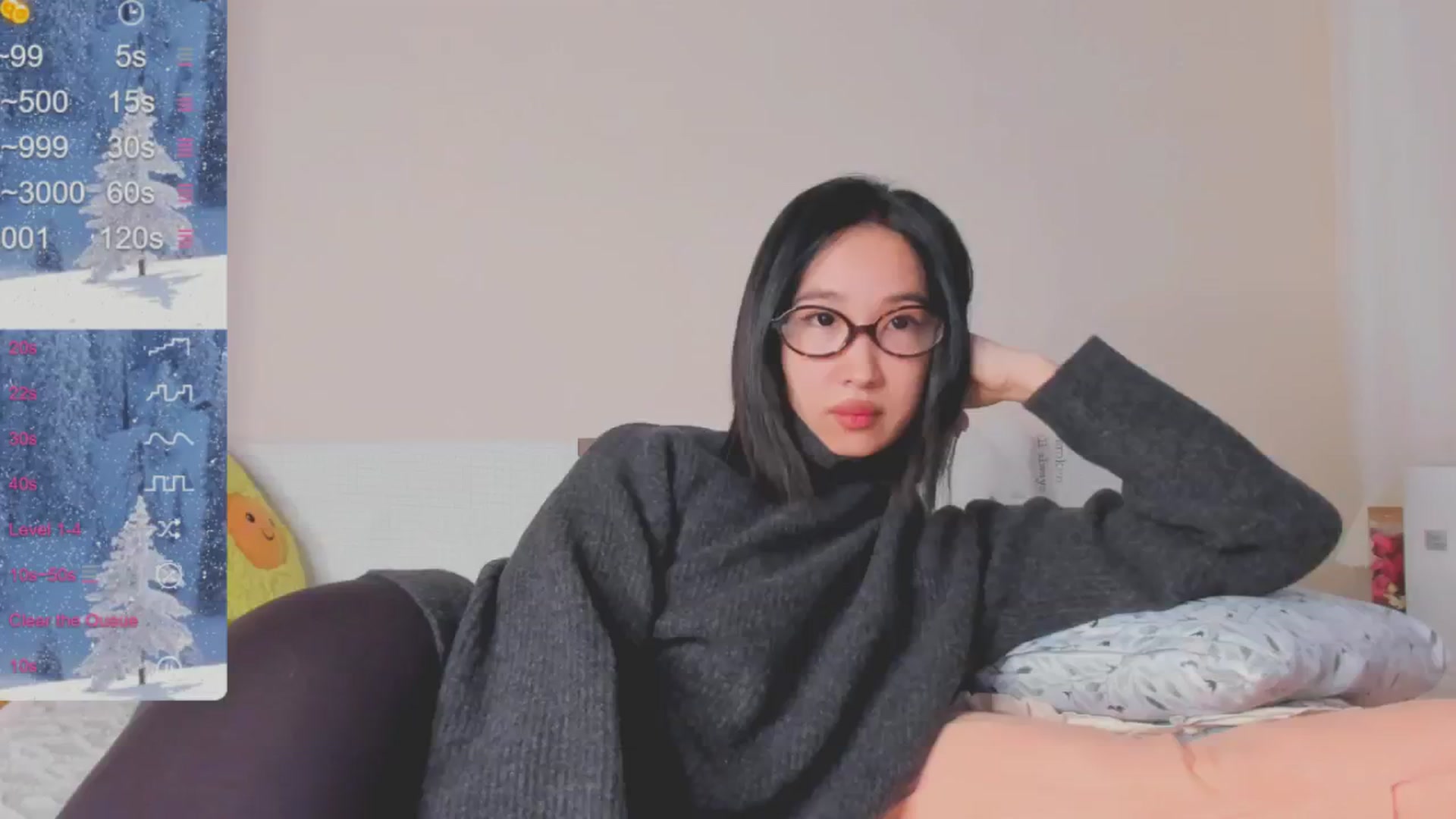 Gallery image thumbnail from FeralBerry66's myfreecams stream on, 01/04/2025, 16:44 image 5 of 20