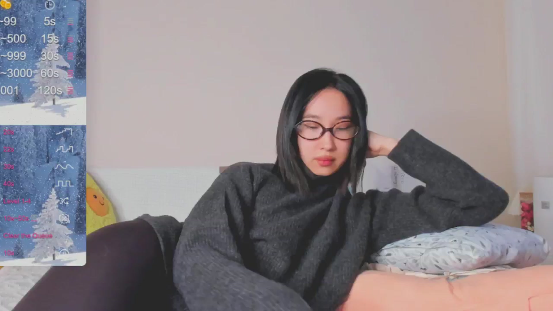 Gallery image thumbnail from FeralBerry66's myfreecams stream on, 01/04/2025, 16:44 image 4 of 20