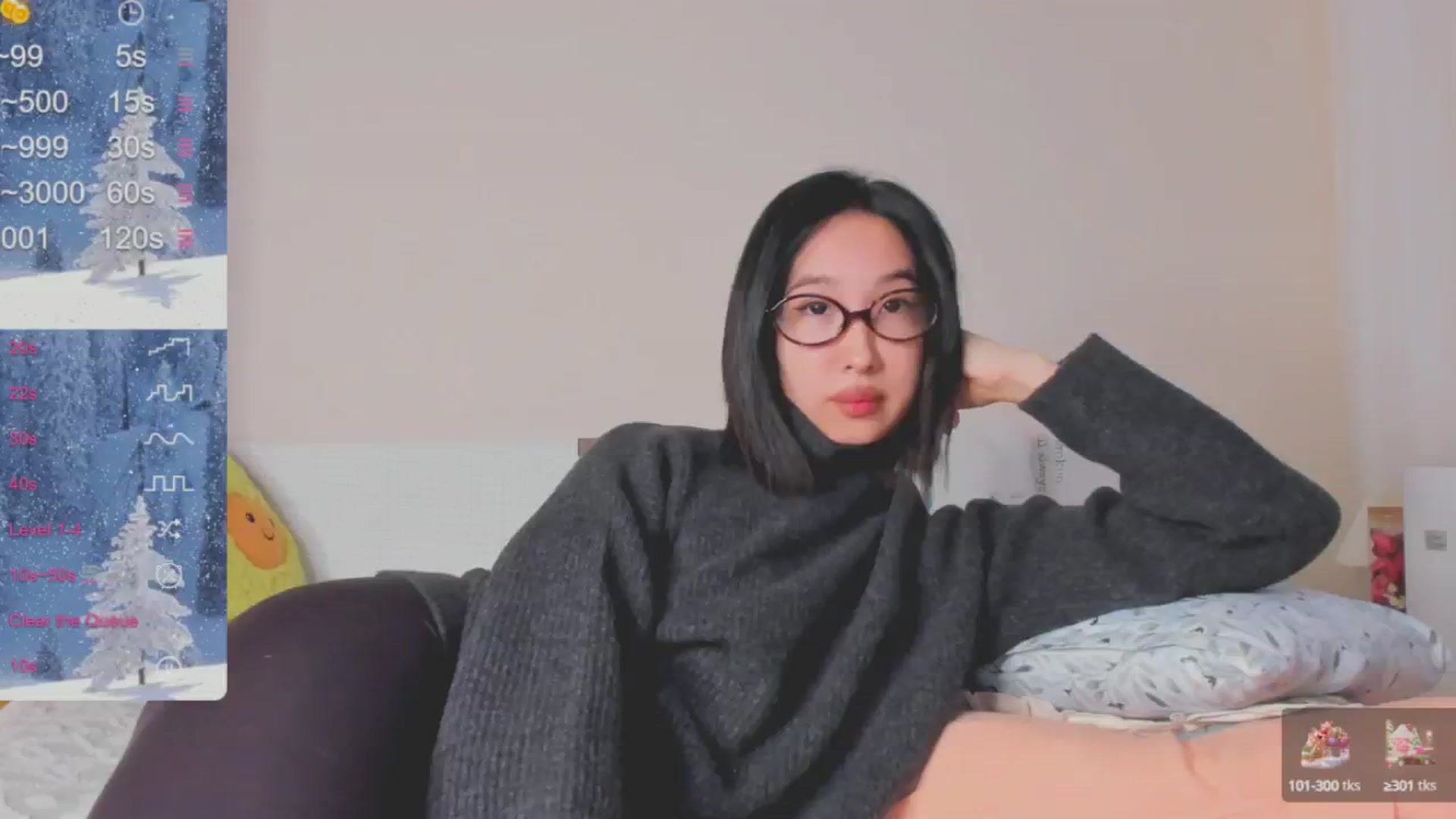 Gallery image thumbnail from FeralBerry66's myfreecams stream on, 01/04/2025, 16:44 image 6 of 20