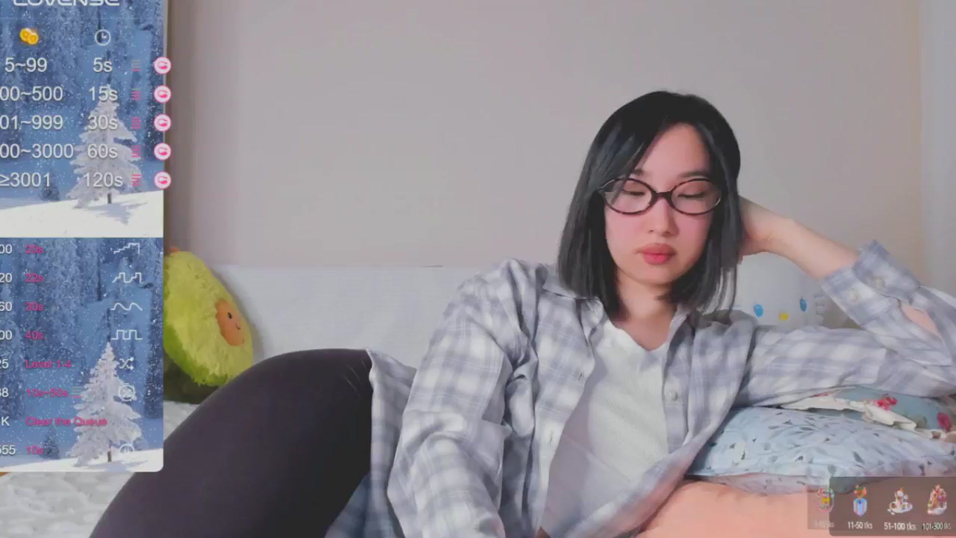 Gallery image thumbnail from FeralBerry66's myfreecams stream on, 01/07/2025, 16:44 image 1 of 20
