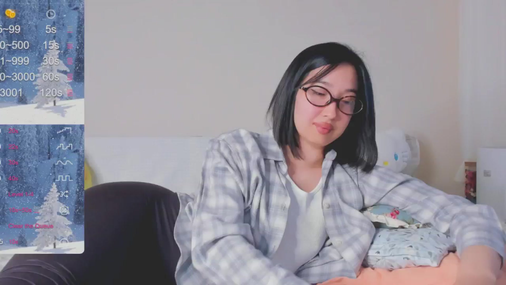 Gallery image thumbnail from FeralBerry66's myfreecams stream on, 01/07/2025, 17:49 image 3 of 20