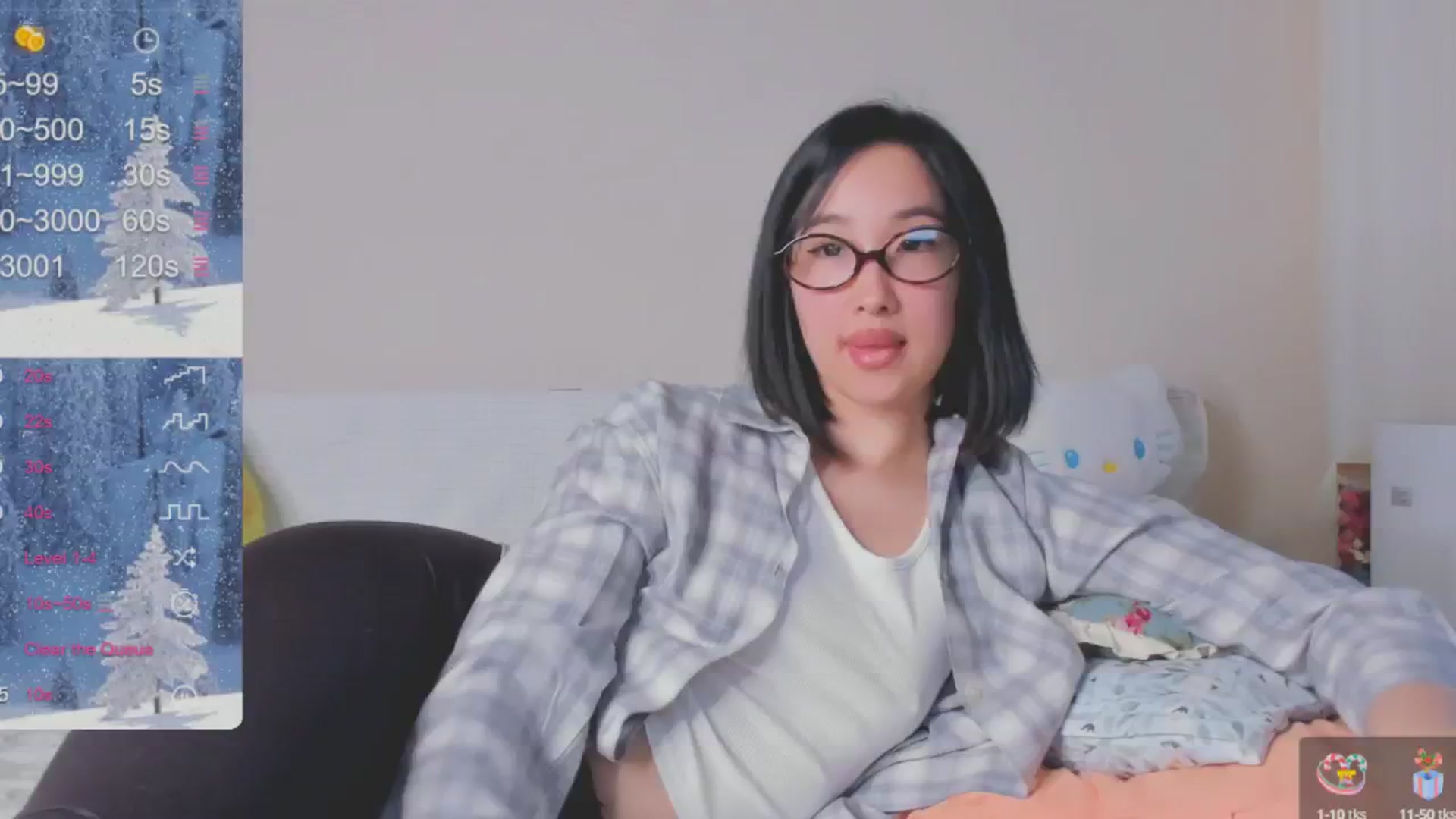Gallery image thumbnail from FeralBerry66's myfreecams stream on, 01/07/2025, 17:49 image 7 of 20