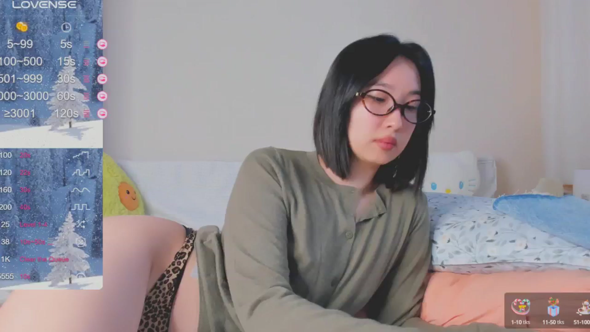 Gallery image thumbnail from FeralBerry66's myfreecams stream on, 01/08/2025, 05:33 image 17 of 20