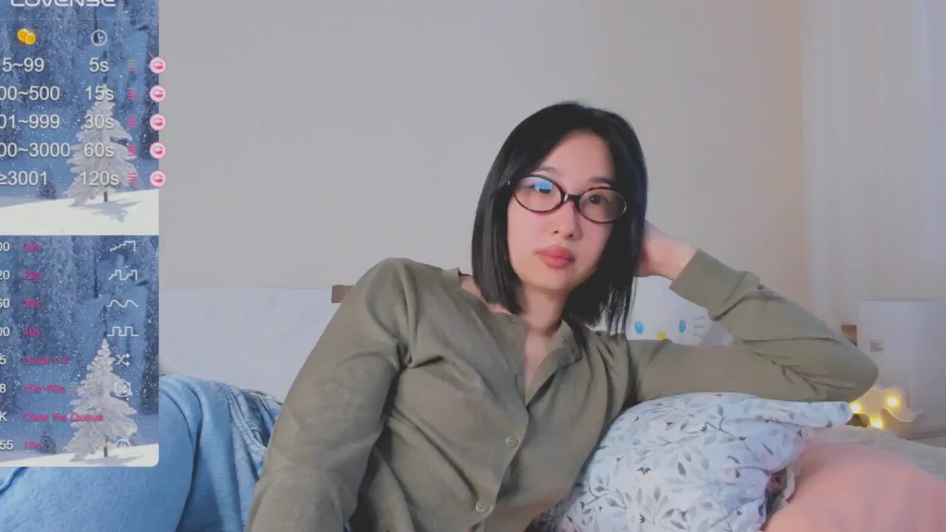 Gallery image thumbnail from FeralBerry66's myfreecams stream on, 01/08/2025, 06:38 image 6 of 20