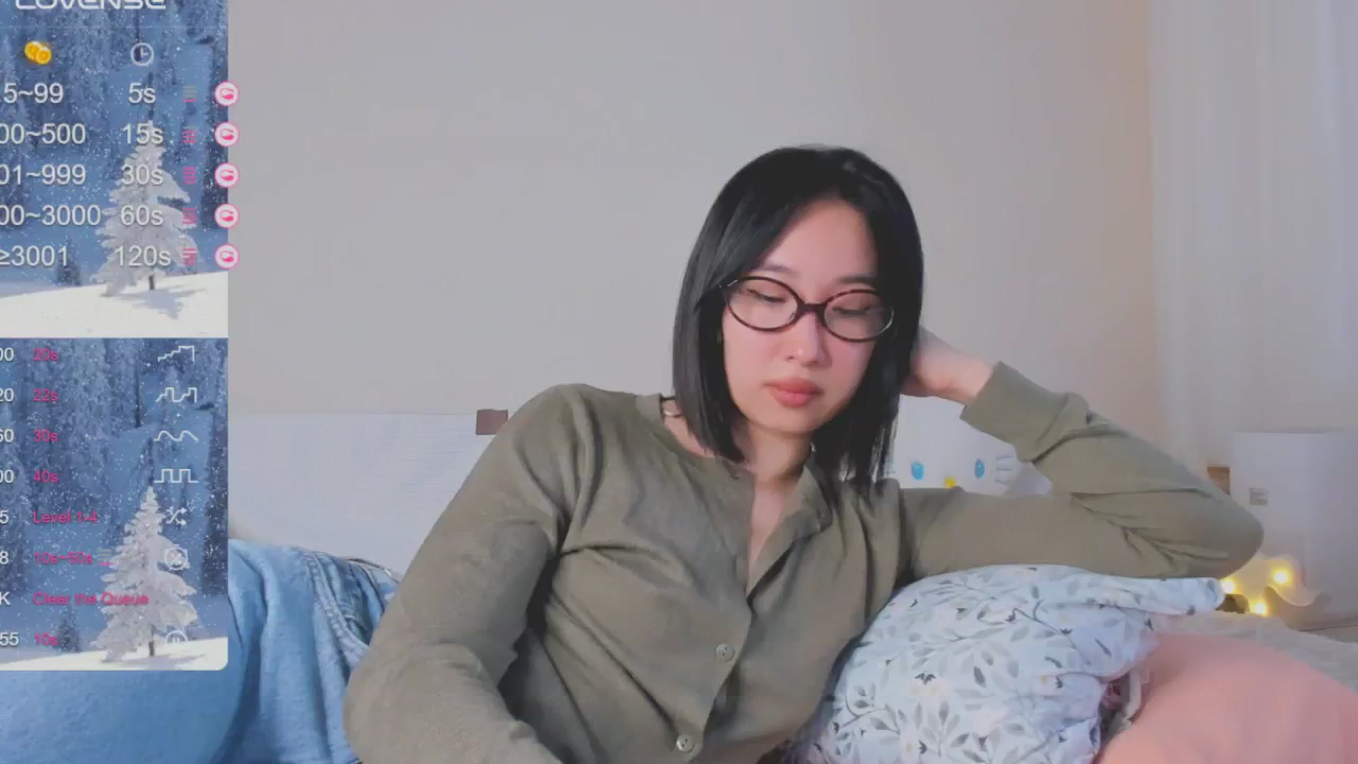 Gallery image thumbnail from FeralBerry66's myfreecams stream on, 01/08/2025, 06:38 image 1 of 20