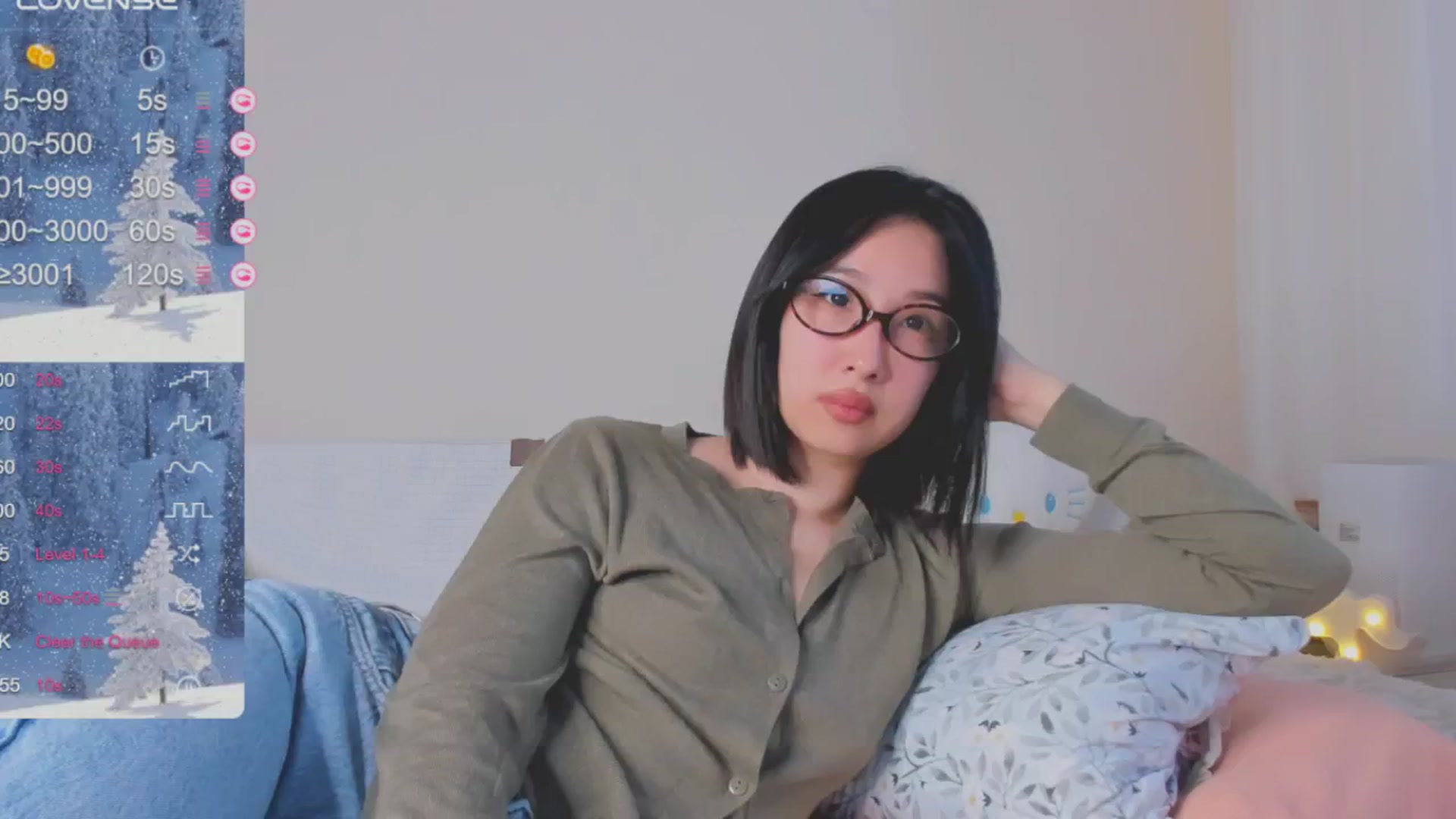 Gallery image thumbnail from FeralBerry66's myfreecams stream on, 01/08/2025, 06:38 image 9 of 20