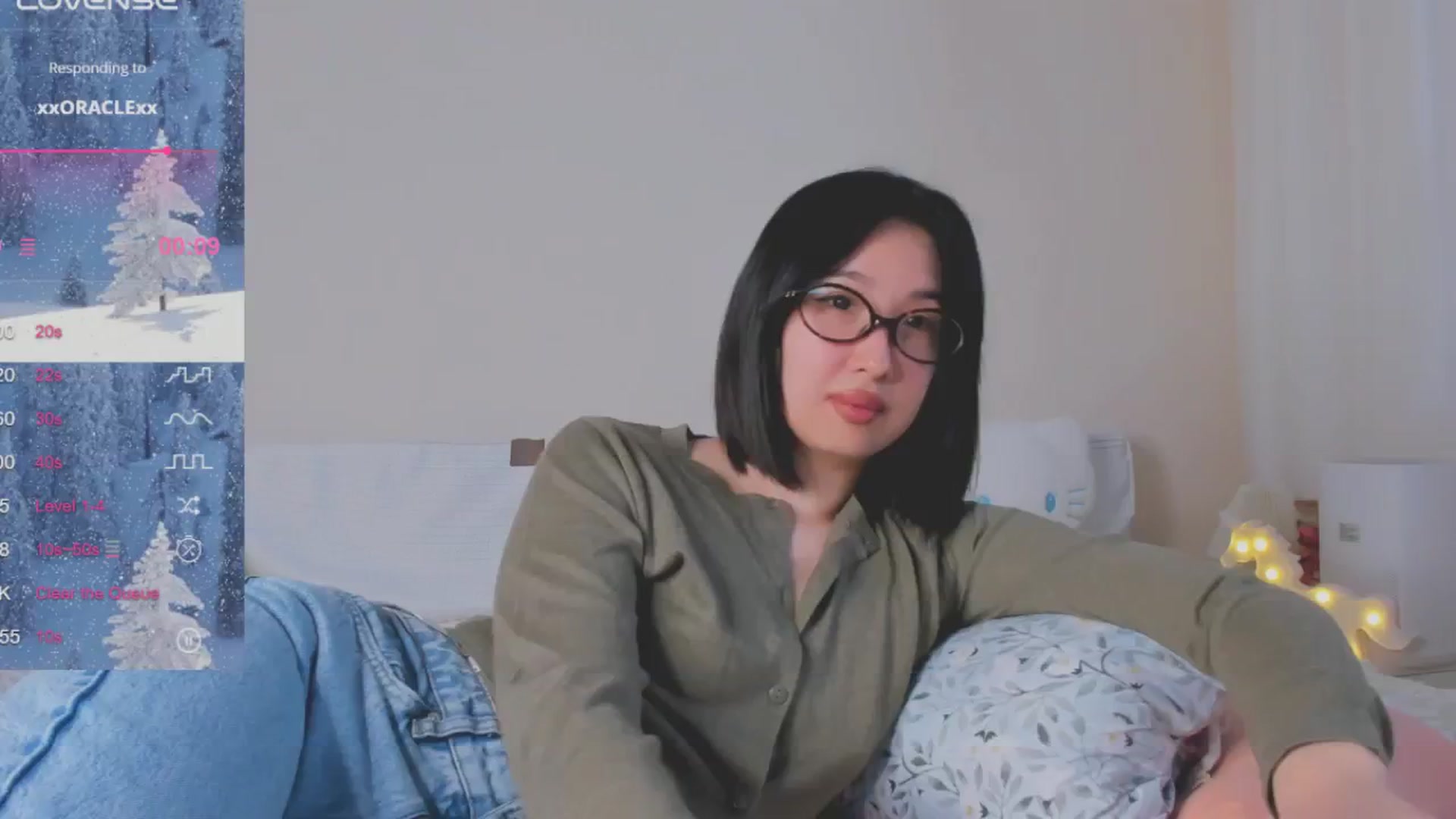 Gallery image thumbnail from FeralBerry66's myfreecams stream on, 01/08/2025, 06:38 image 12 of 20
