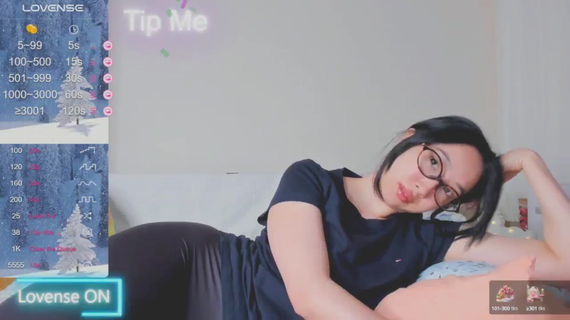 Gallery image thumbnail from FeralBerry66's myfreecams stream on, 01/09/2025, 17:29 image 15 of 20