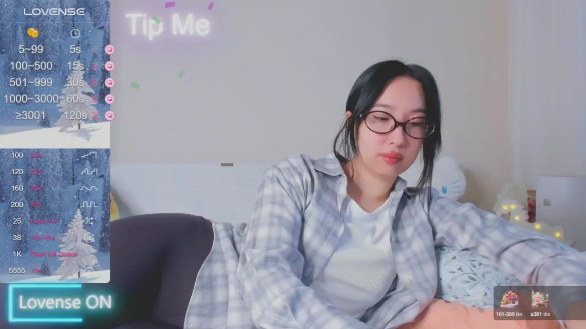 Gallery image thumbnail from FeralBerry66's myfreecams stream on, 01/10/2025, 06:19 image 12 of 20
