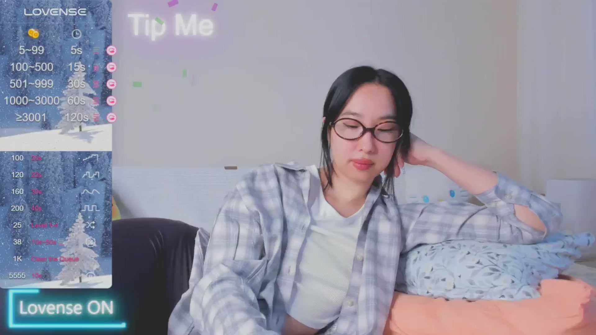 Gallery image thumbnail from FeralBerry66's myfreecams stream on, 01/10/2025, 06:19 image 8 of 20