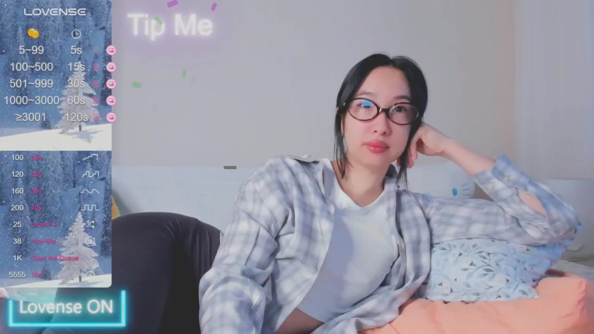 Gallery image thumbnail from FeralBerry66's myfreecams stream on, 01/10/2025, 06:19 image 4 of 20