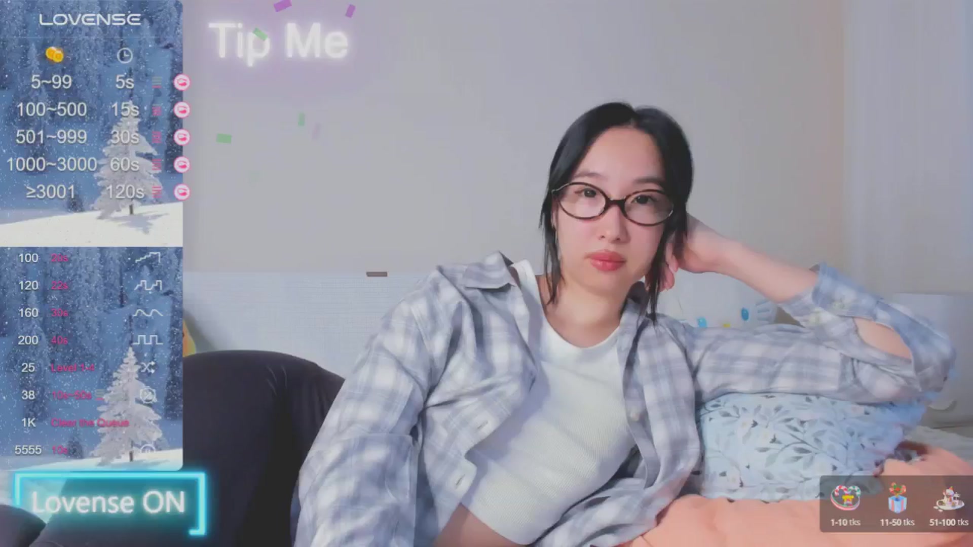 Gallery image thumbnail from FeralBerry66's myfreecams stream on, 01/10/2025, 06:19 image 6 of 20