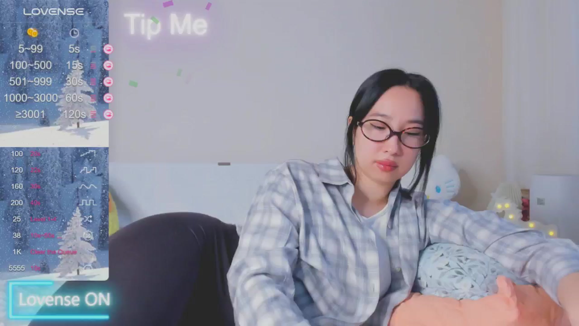 Gallery image thumbnail from FeralBerry66's myfreecams stream on, 01/10/2025, 06:19 image 17 of 20