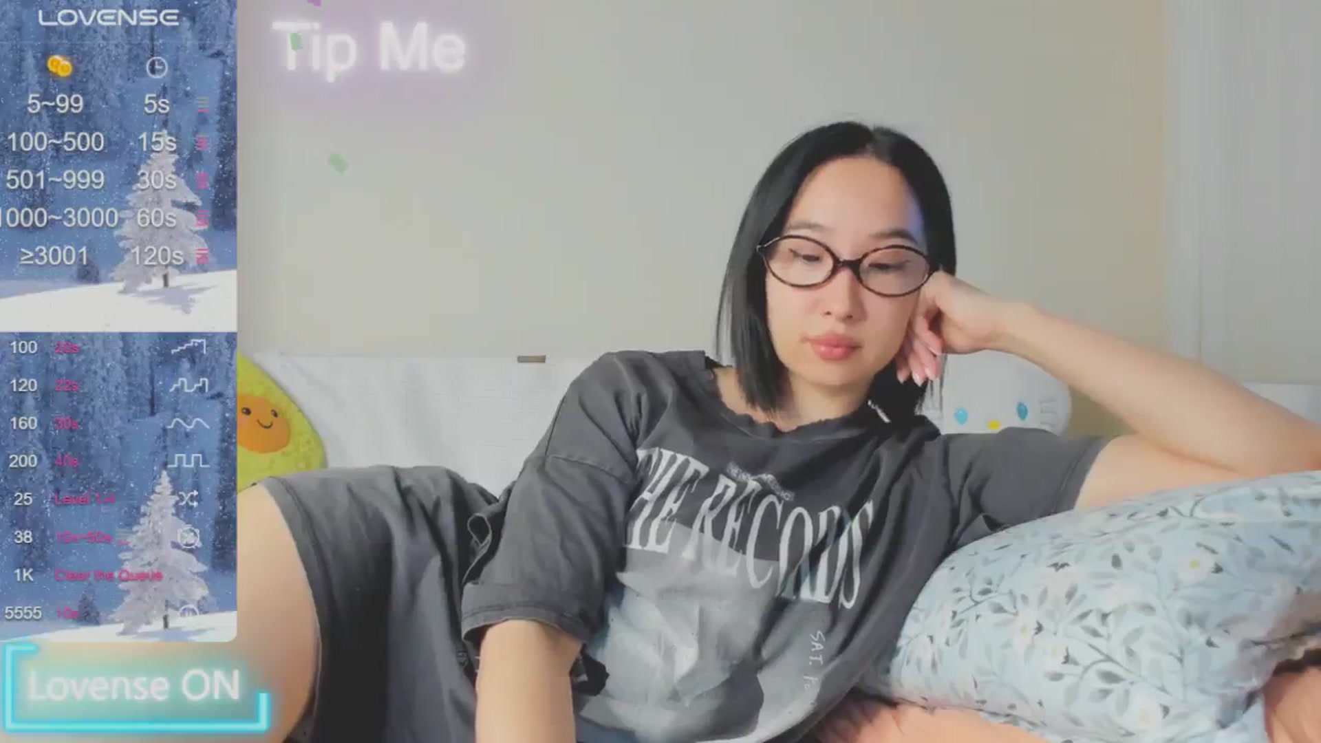 Gallery image thumbnail from FeralBerry66's myfreecams stream on, 01/10/2025, 18:05 image 3 of 20