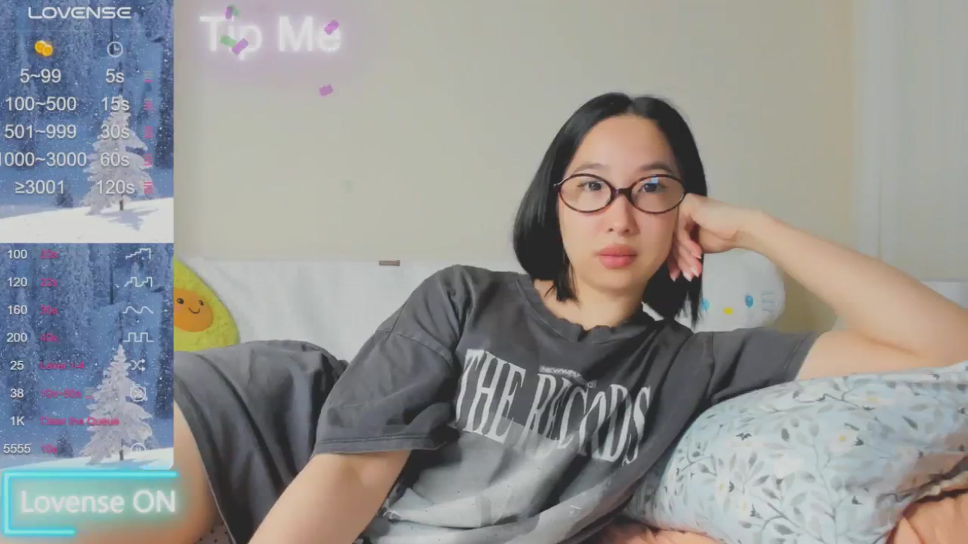 Gallery image thumbnail from FeralBerry66's myfreecams stream on, 01/10/2025, 18:05 image 8 of 20