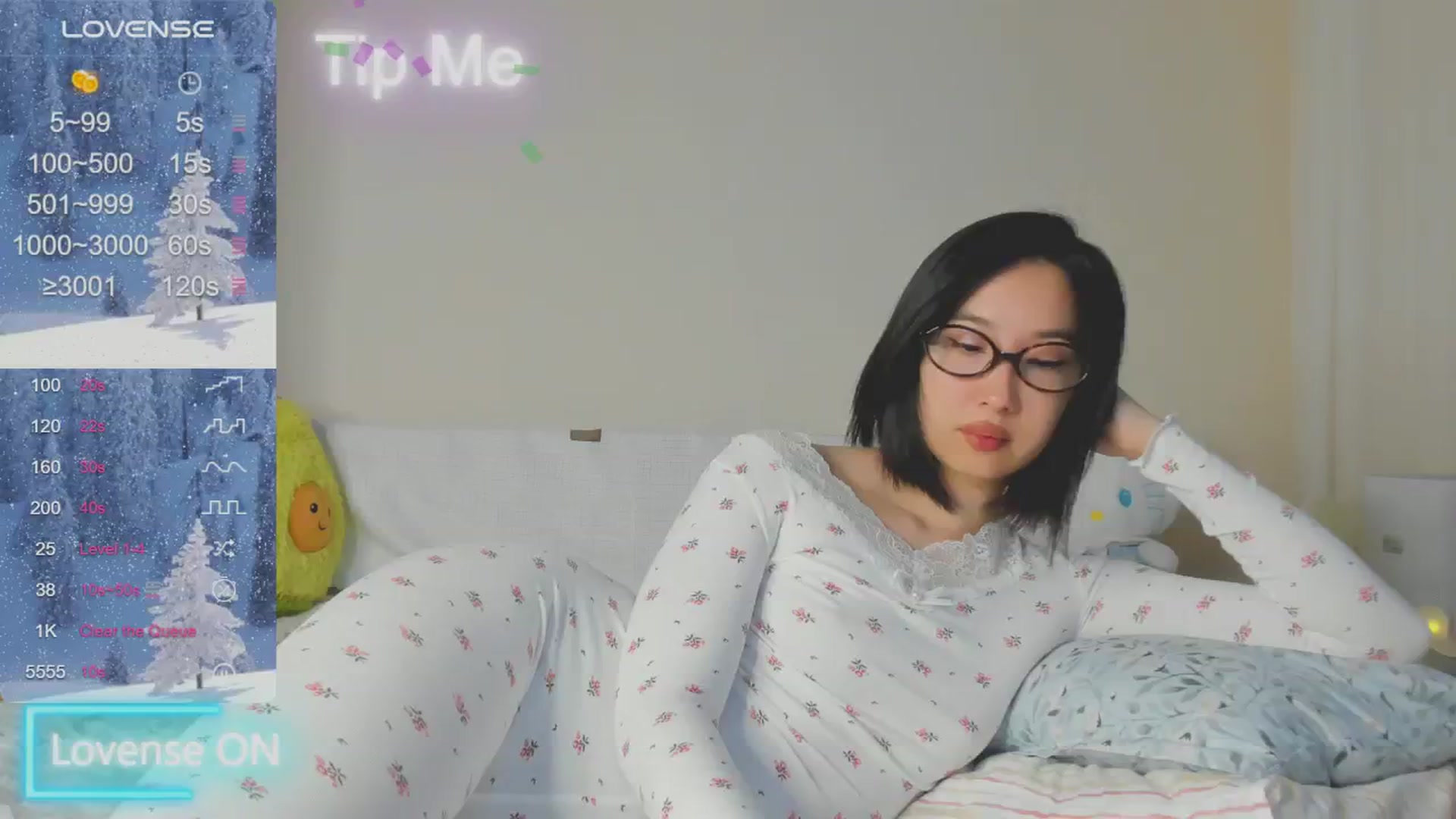Gallery image thumbnail from FeralBerry66's myfreecams stream on, 01/13/2025, 11:38 image 10 of 20